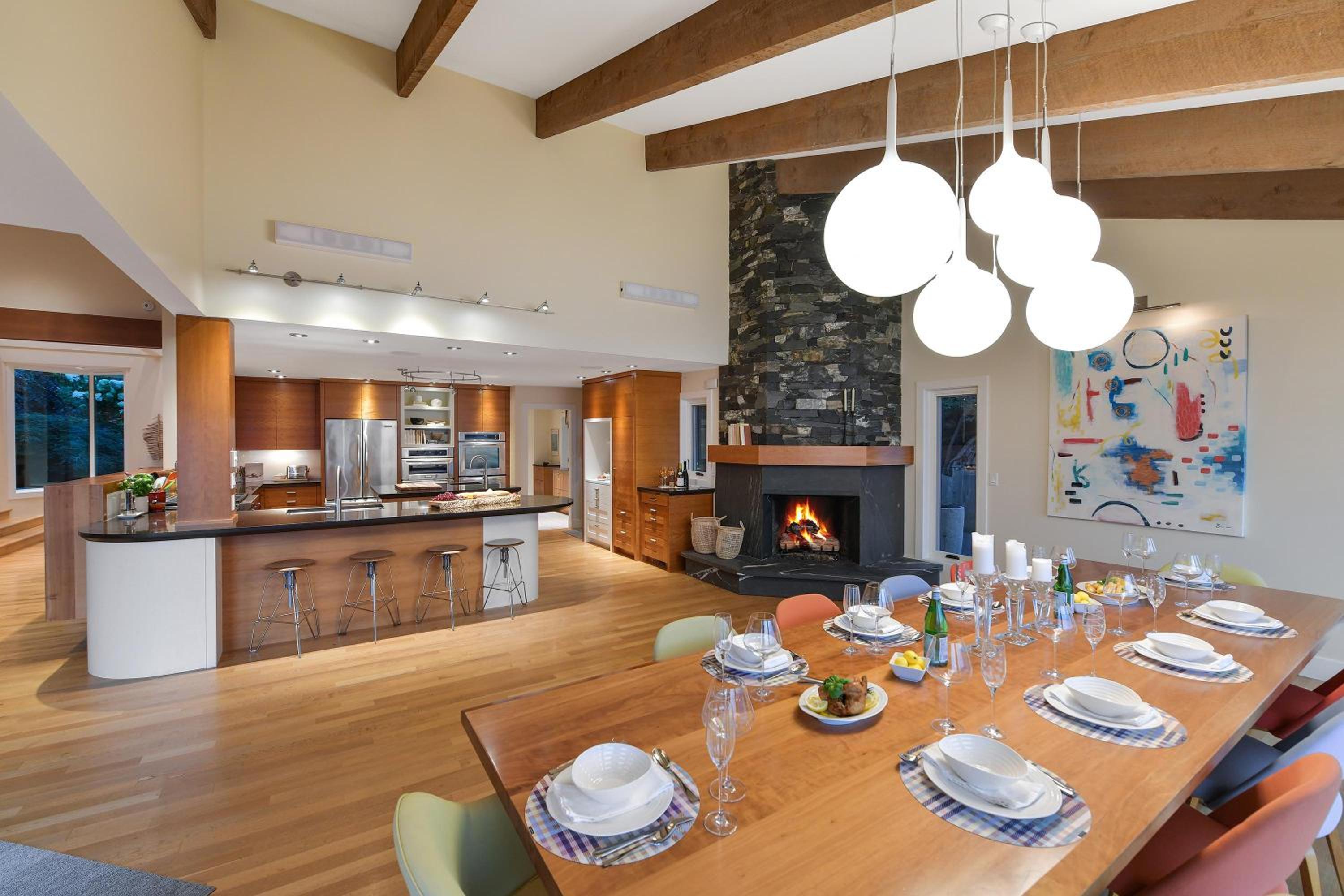 Island Luxury Oceanside Estate by EMR Vacation Rentals