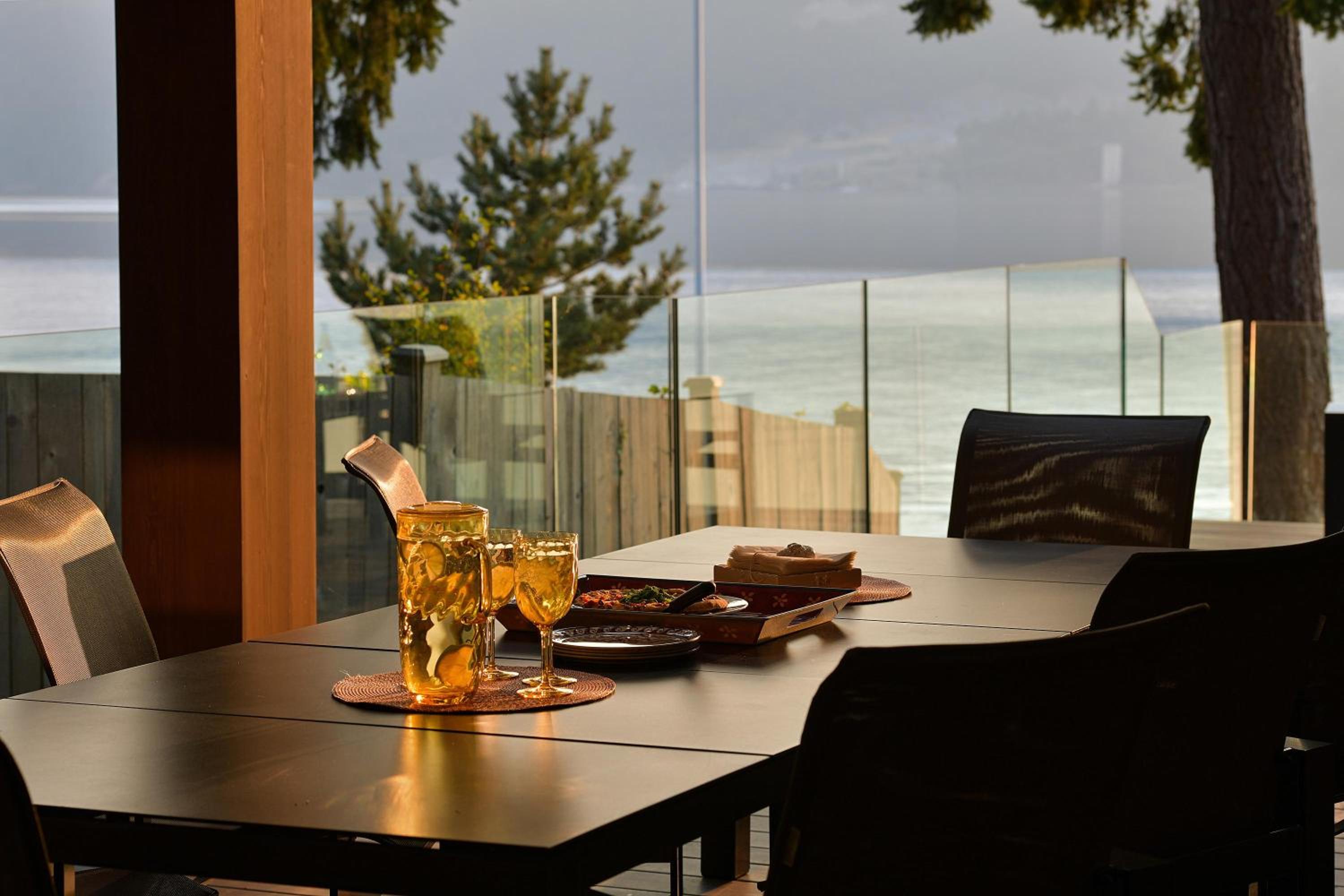 Island Luxury Oceanside Estate by EMR Vacation Rentals