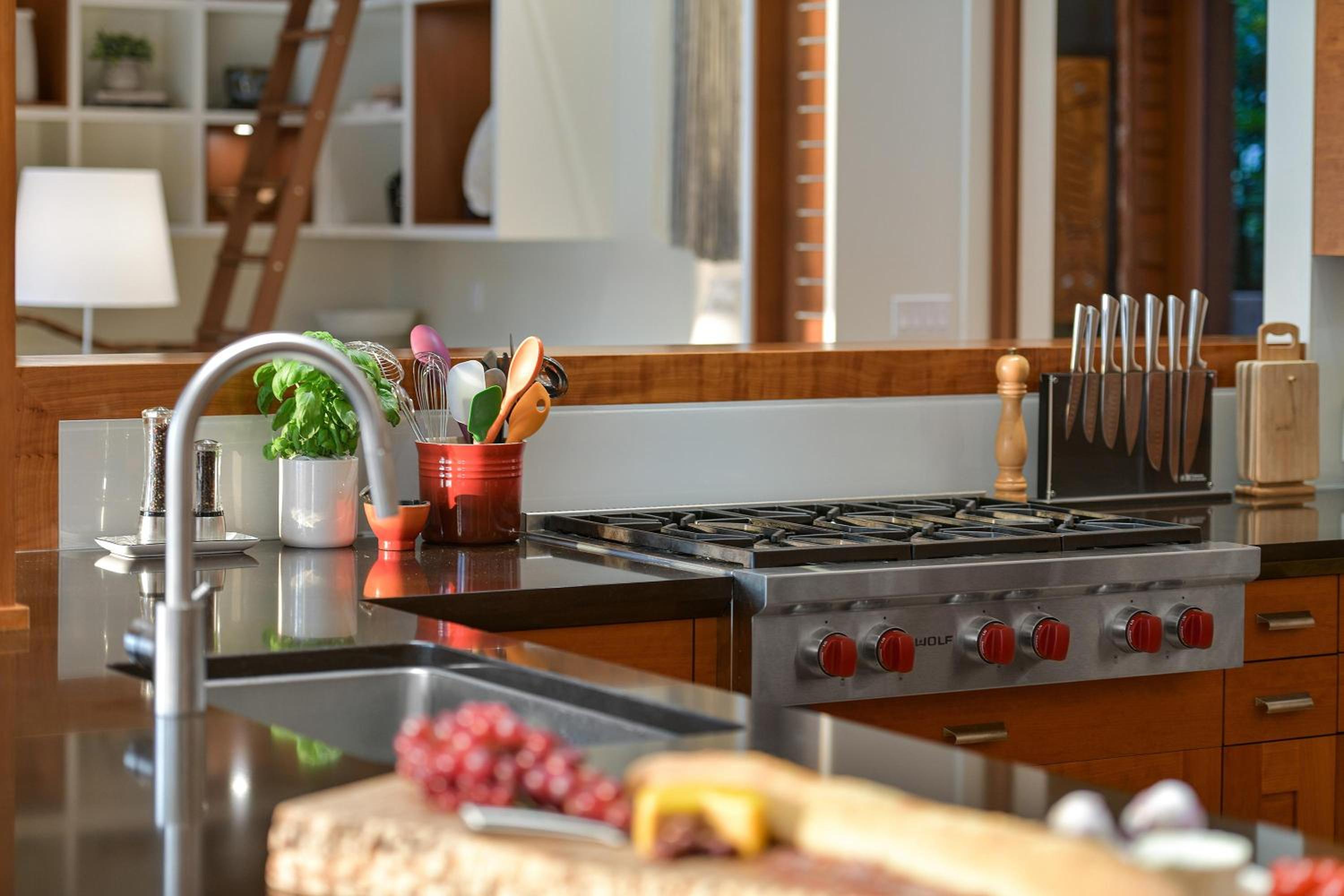 Island Luxury Oceanside Estate by EMR Vacation Rentals