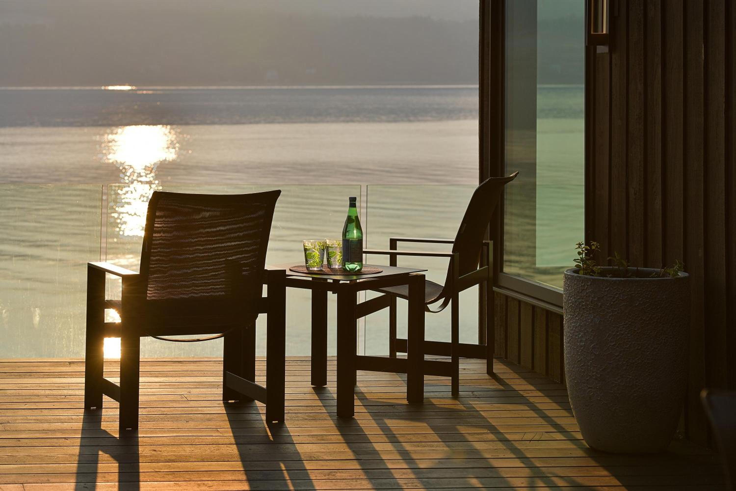 Island Luxury Oceanside Estate by EMR Vacation Rentals