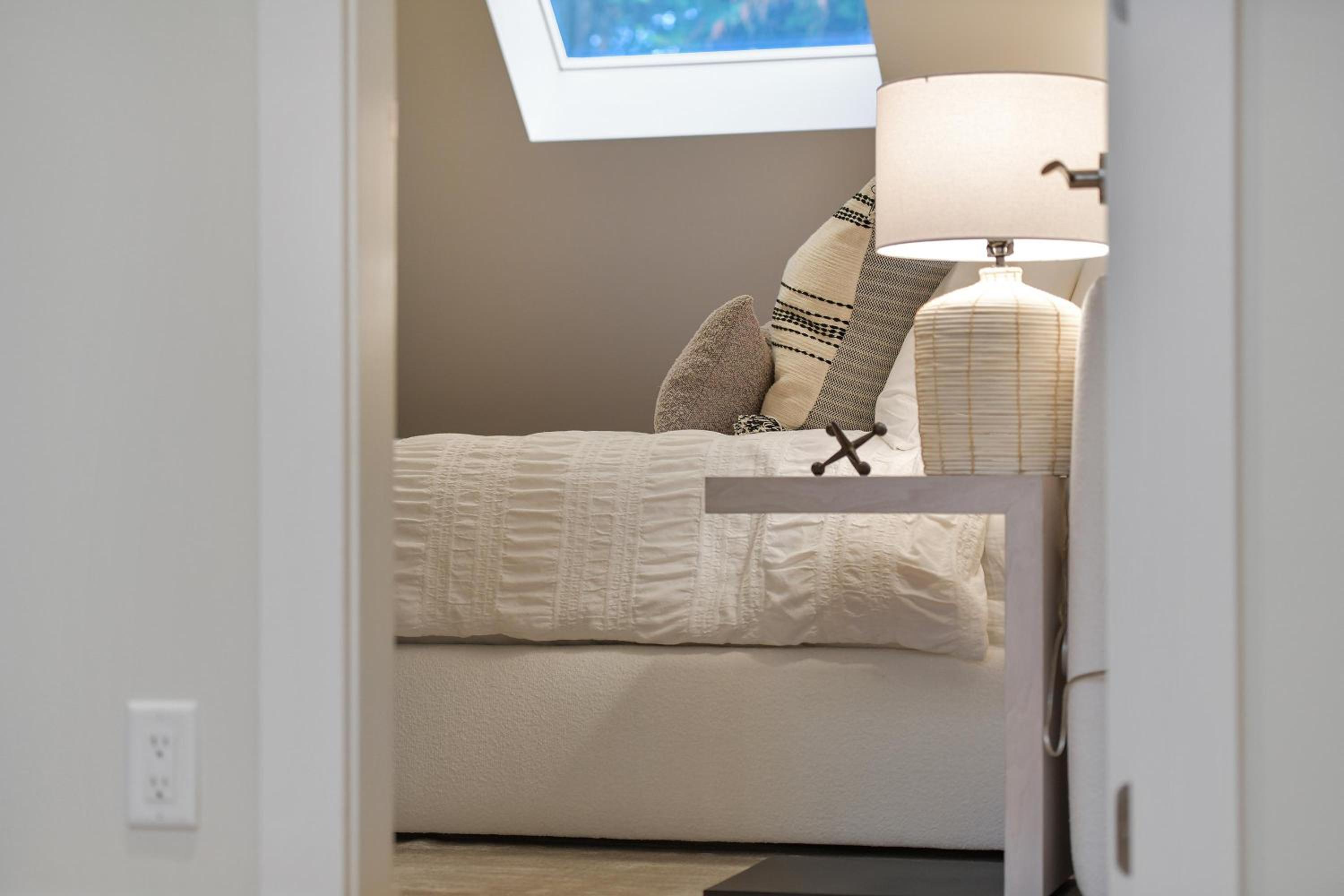 Island Luxury Oceanside Estate by EMR Vacation Rentals
