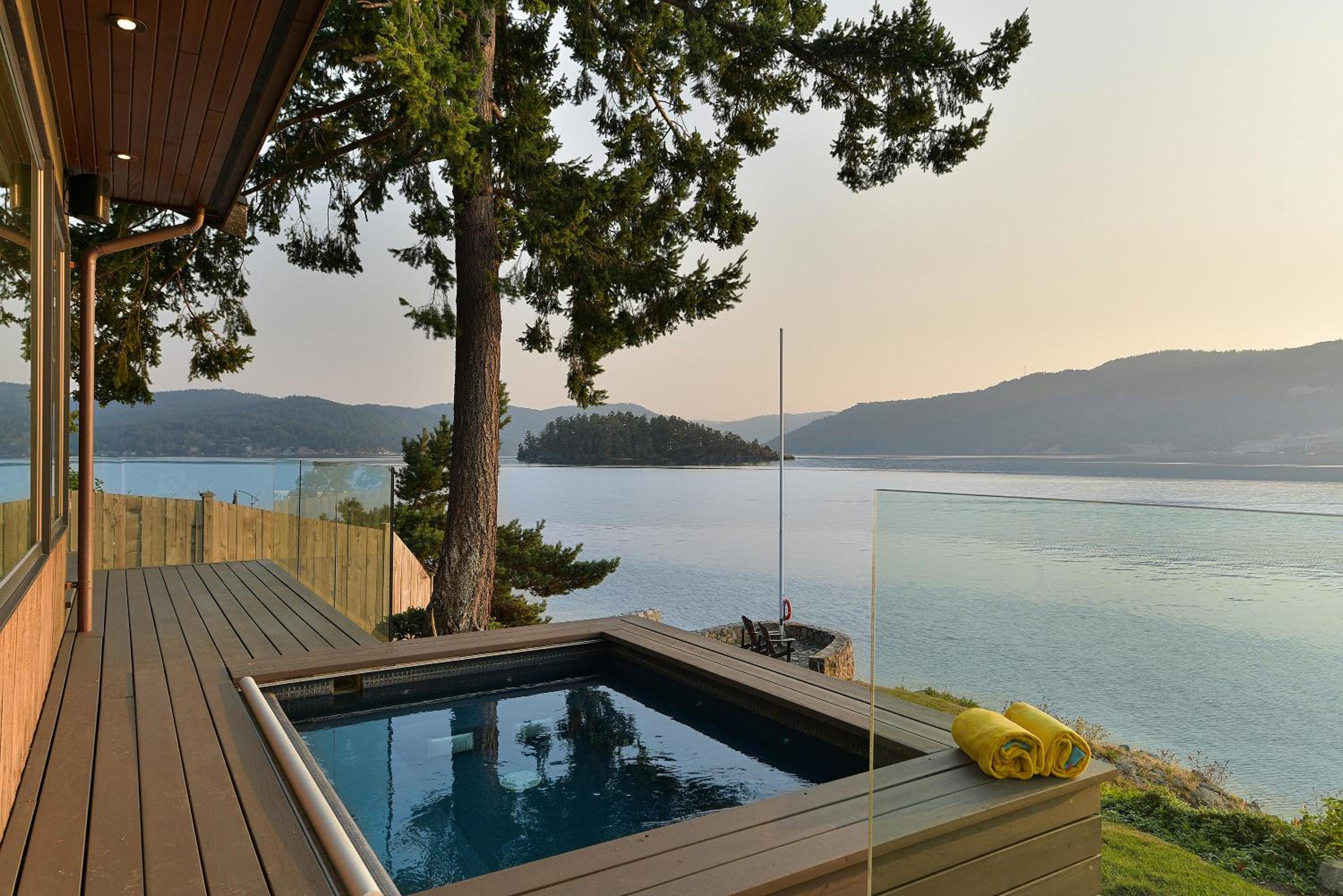 Island Luxury Oceanside Estate by EMR Vacation Rentals