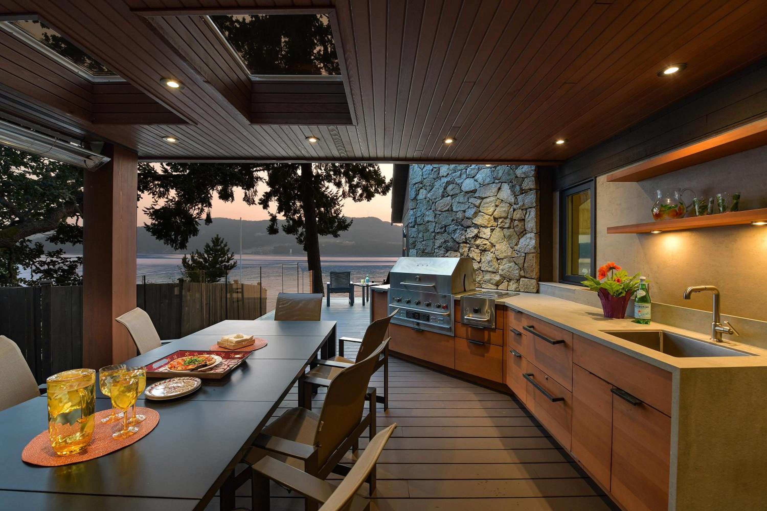 Island Luxury Oceanside Estate by EMR Vacation Rentals