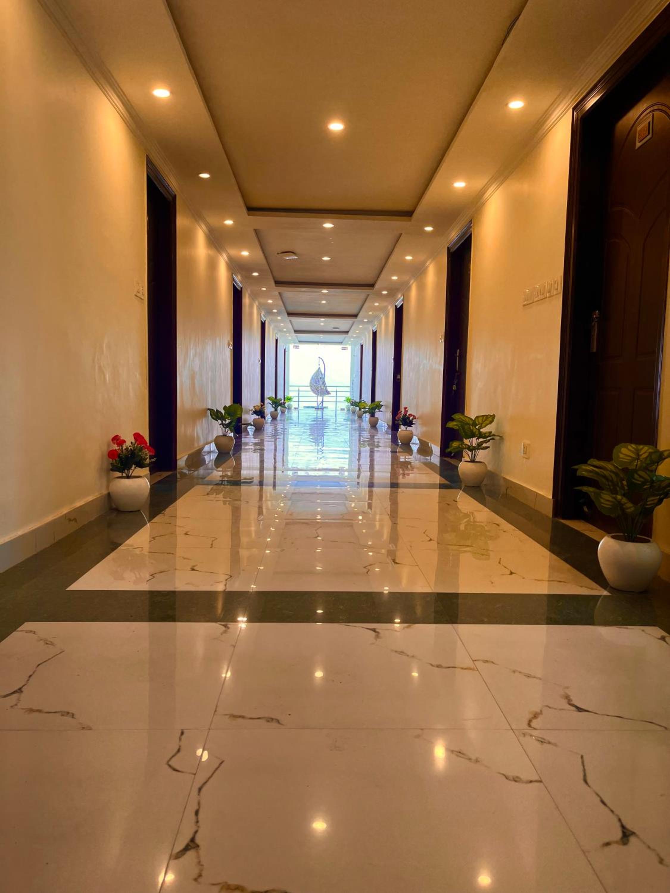 Hotel The SSB - Property of the Year ! Luxury Balcony Rooms ! Mountain View ! Rooftop Cafe ! Big Parking ! view 5