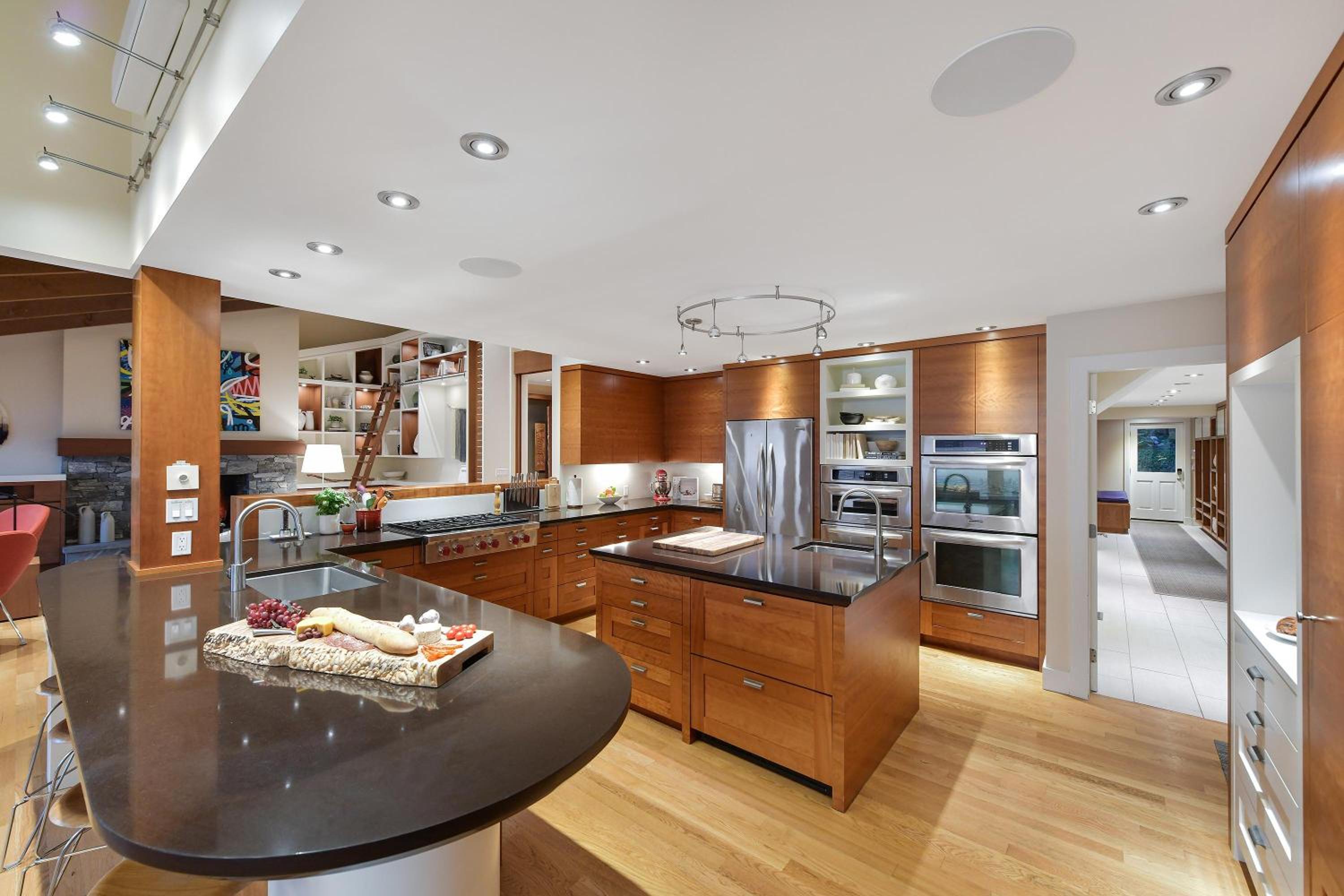 Island Luxury Oceanside Estate by EMR Vacation Rentals