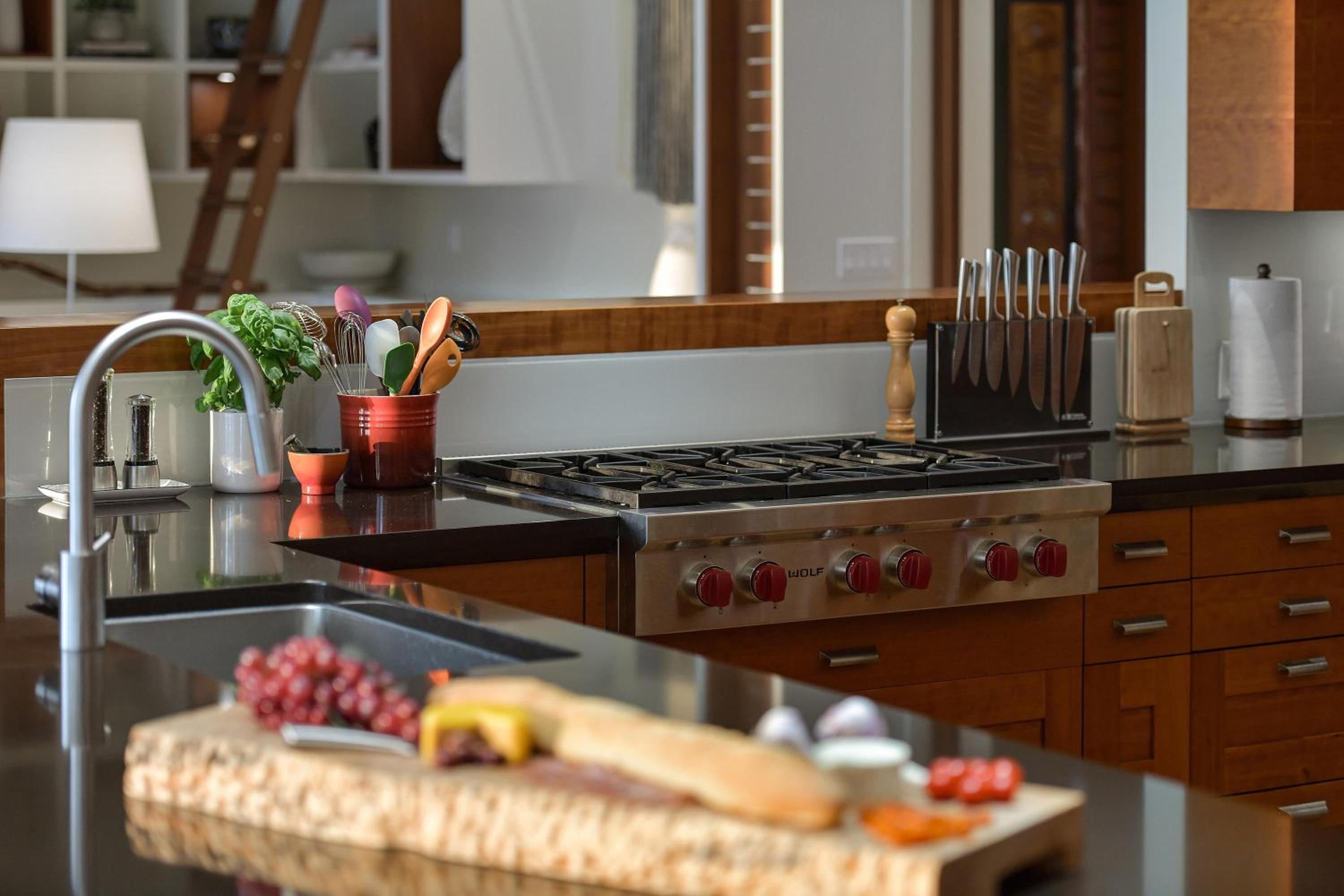 Island Luxury Oceanside Estate by EMR Vacation Rentals