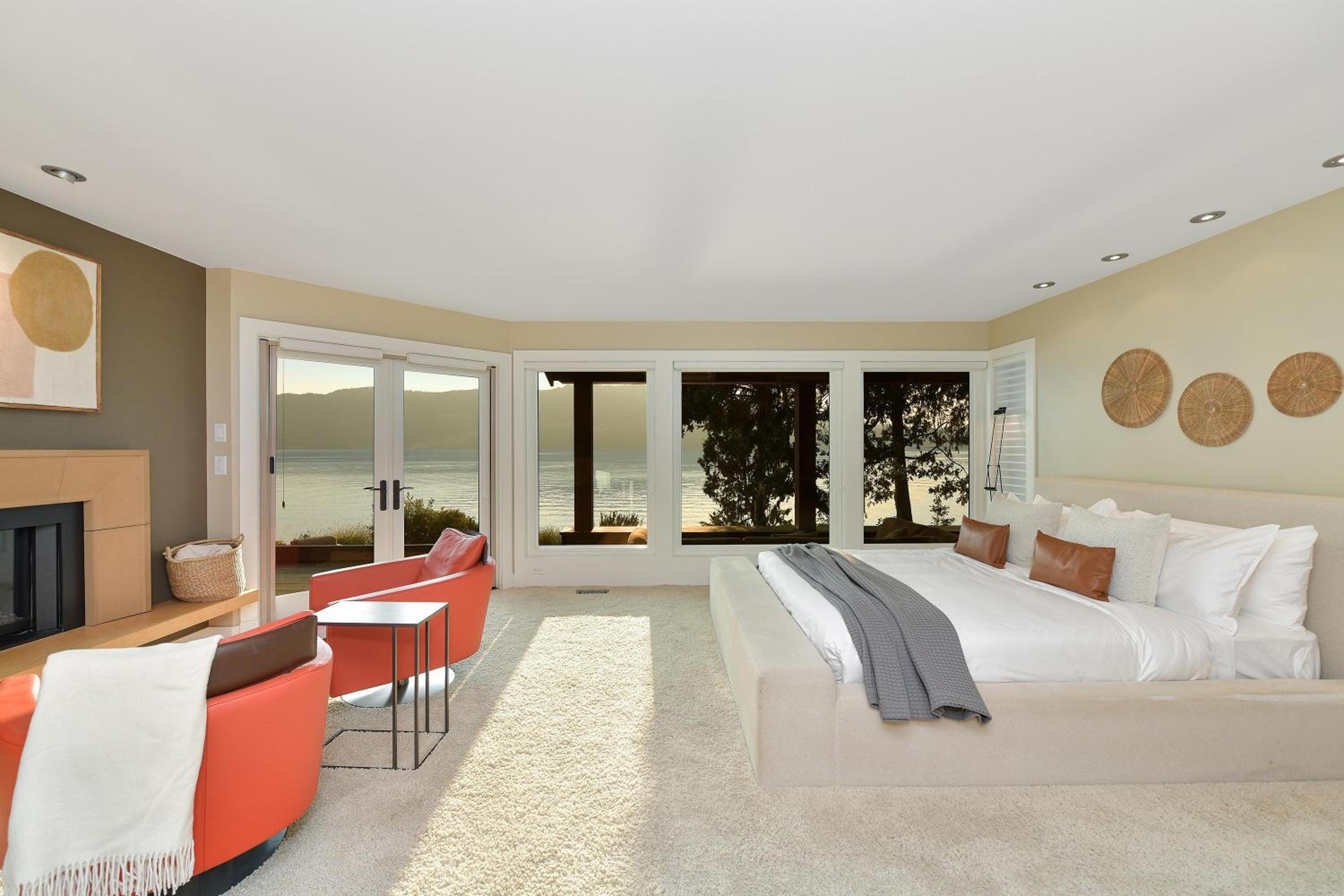 Island Luxury Oceanside Estate by EMR Vacation Rentals
