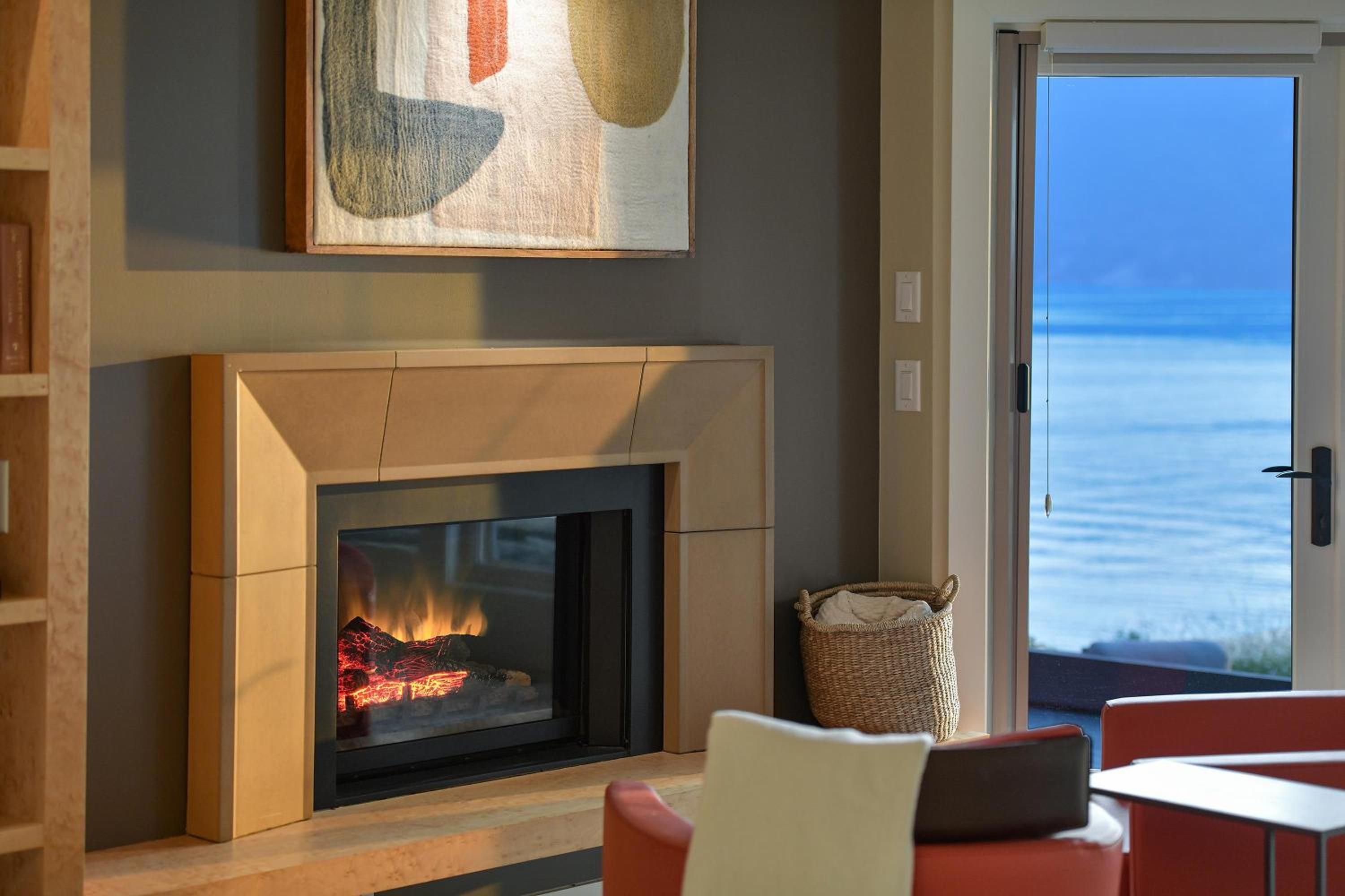 Island Luxury Oceanside Estate by EMR Vacation Rentals