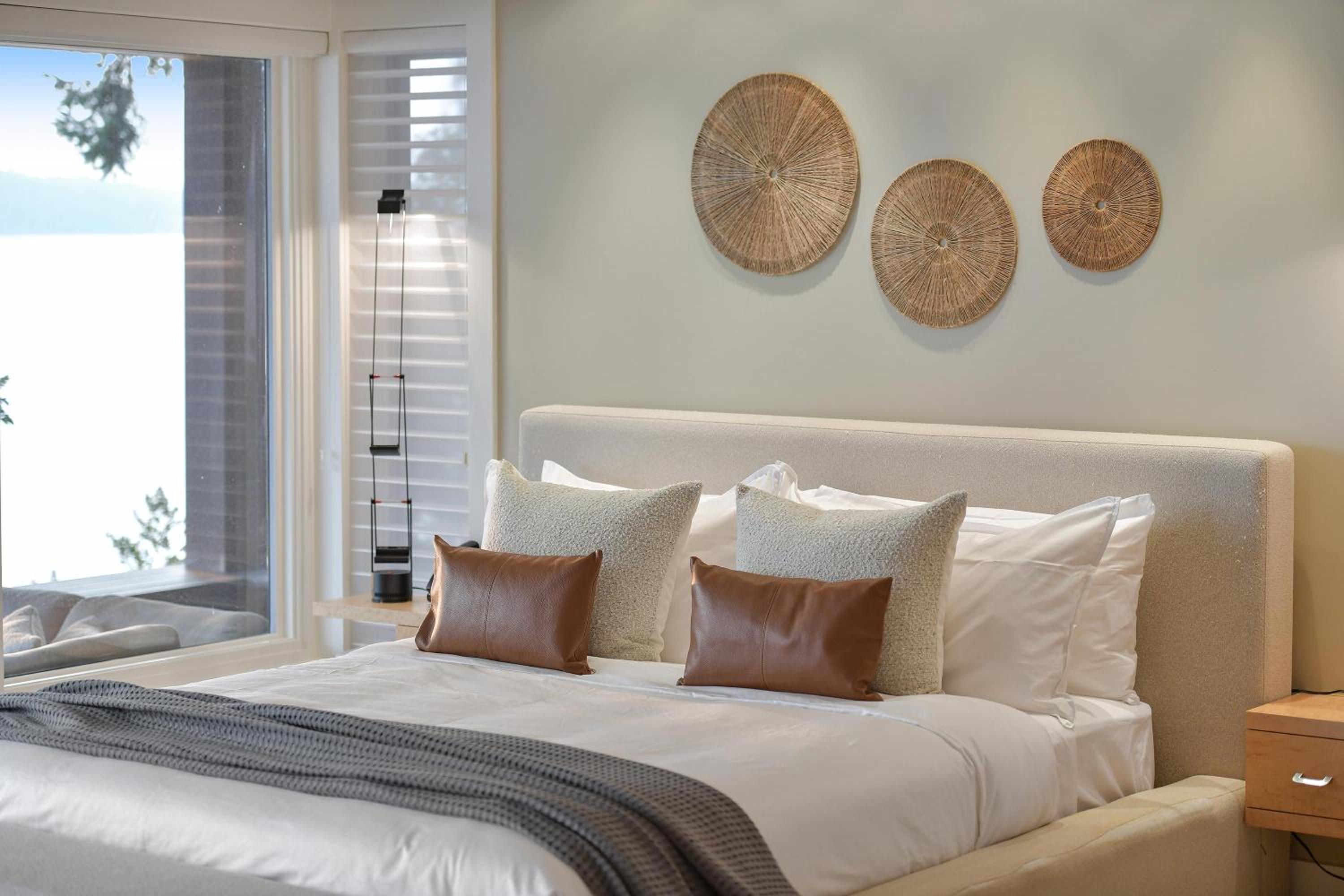 Island Luxury Oceanside Estate by EMR Vacation Rentals
