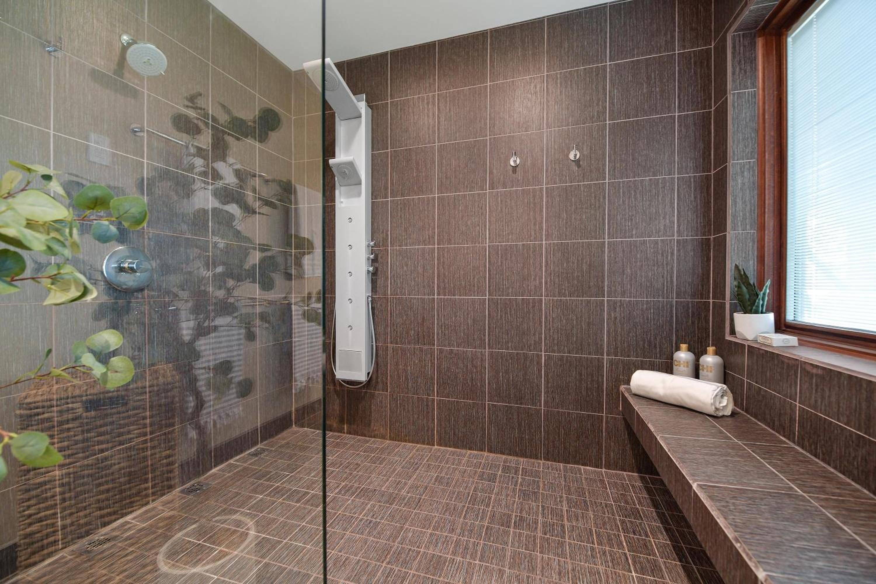 Island Luxury Oceanside Estate by EMR Vacation Rentals