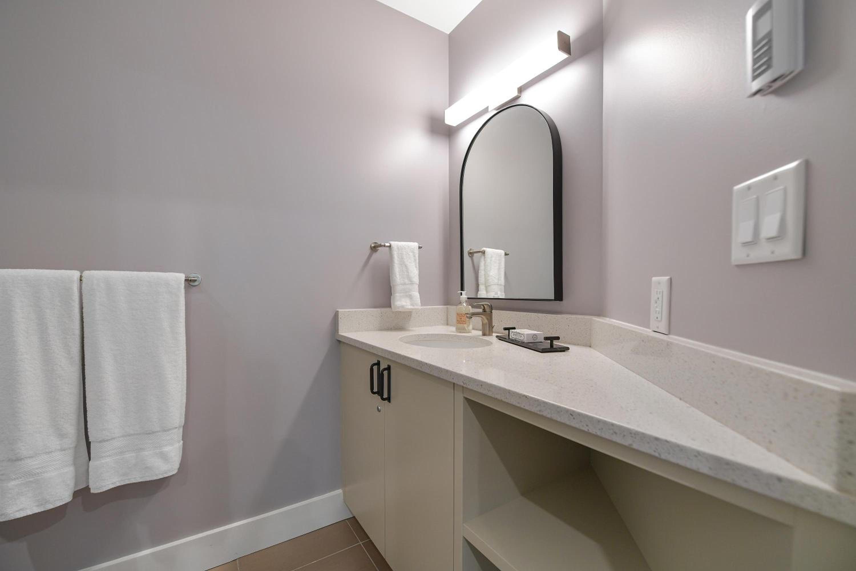 Island Luxury Oceanside Estate by EMR Vacation Rentals