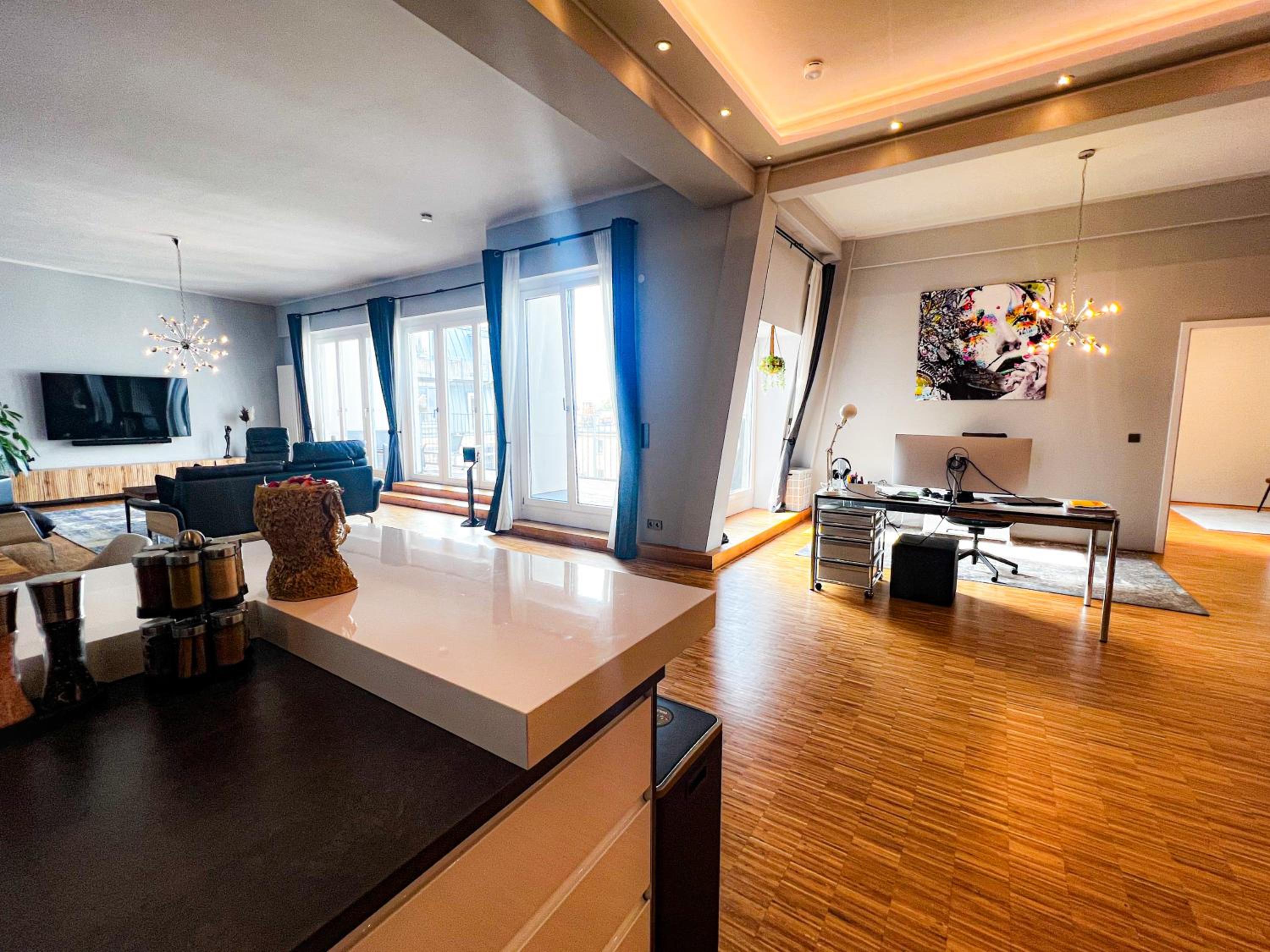 Luxurious, huge designer Loft, central Kreuzberg