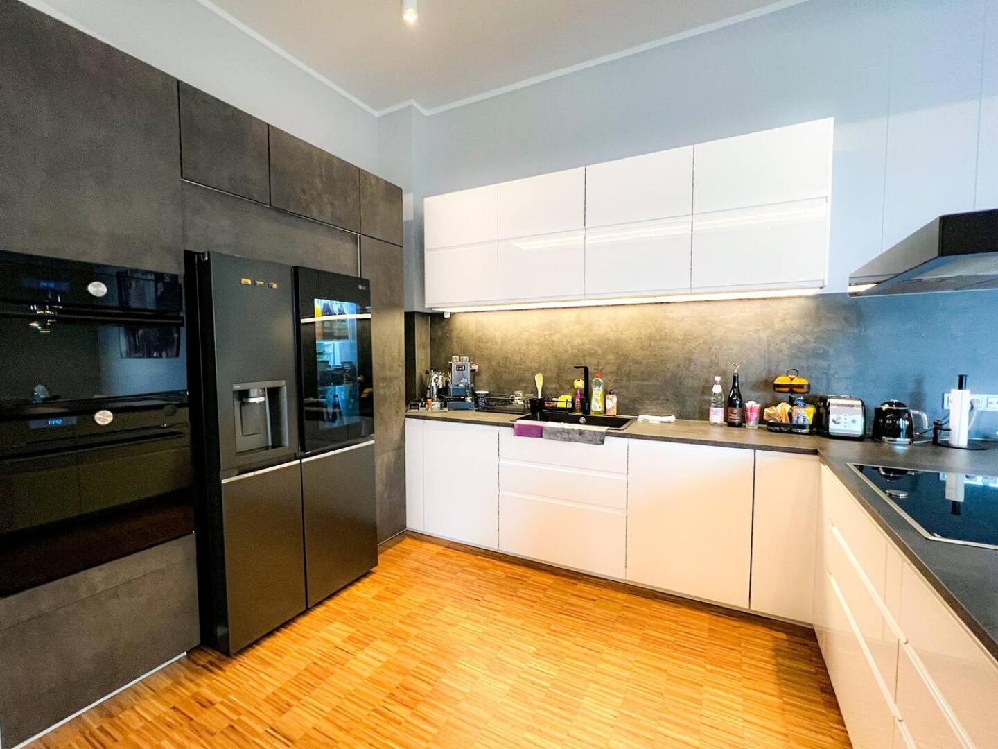 Luxurious, huge designer Loft, central Kreuzberg