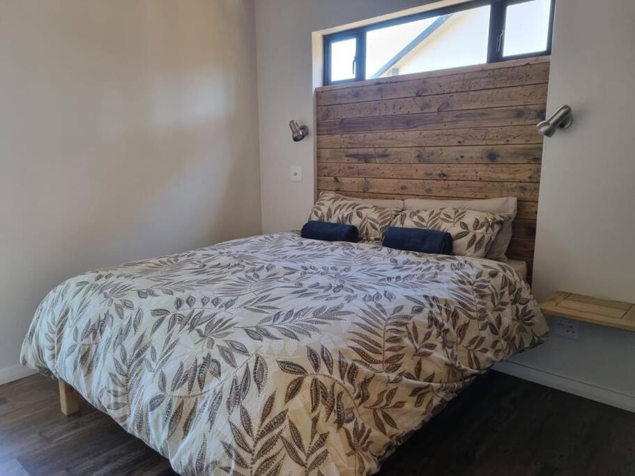 Brand new cottage, walk to beach - inverter, wi-fi, DSTV view 2
