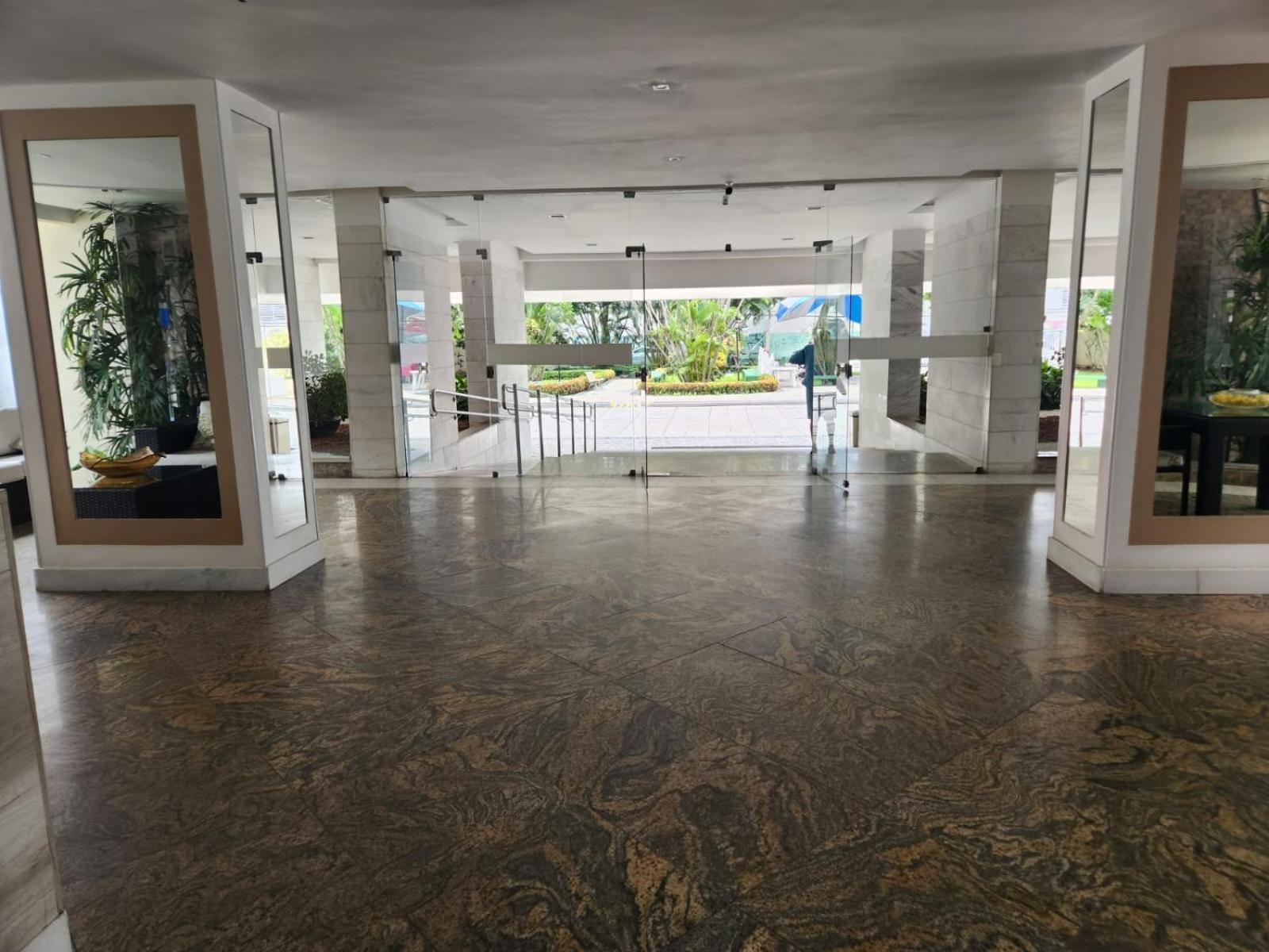 Apto perto praia, metrô e shoppings Barra da Tijuca