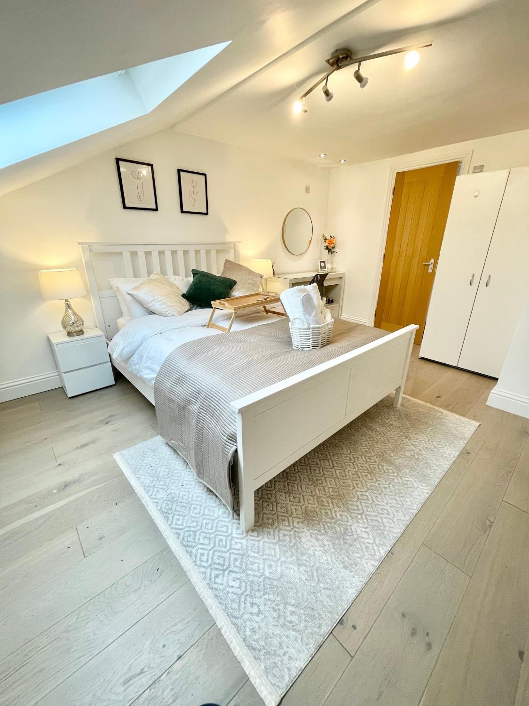 Luxury en-suite double bedroom Stratford E15