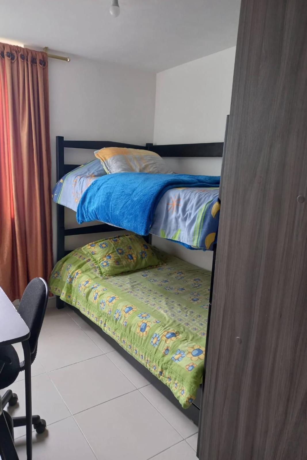 Apt hogareño, amplio 6 personas piscina, balcón, parqueadero,Excelente ubicación
