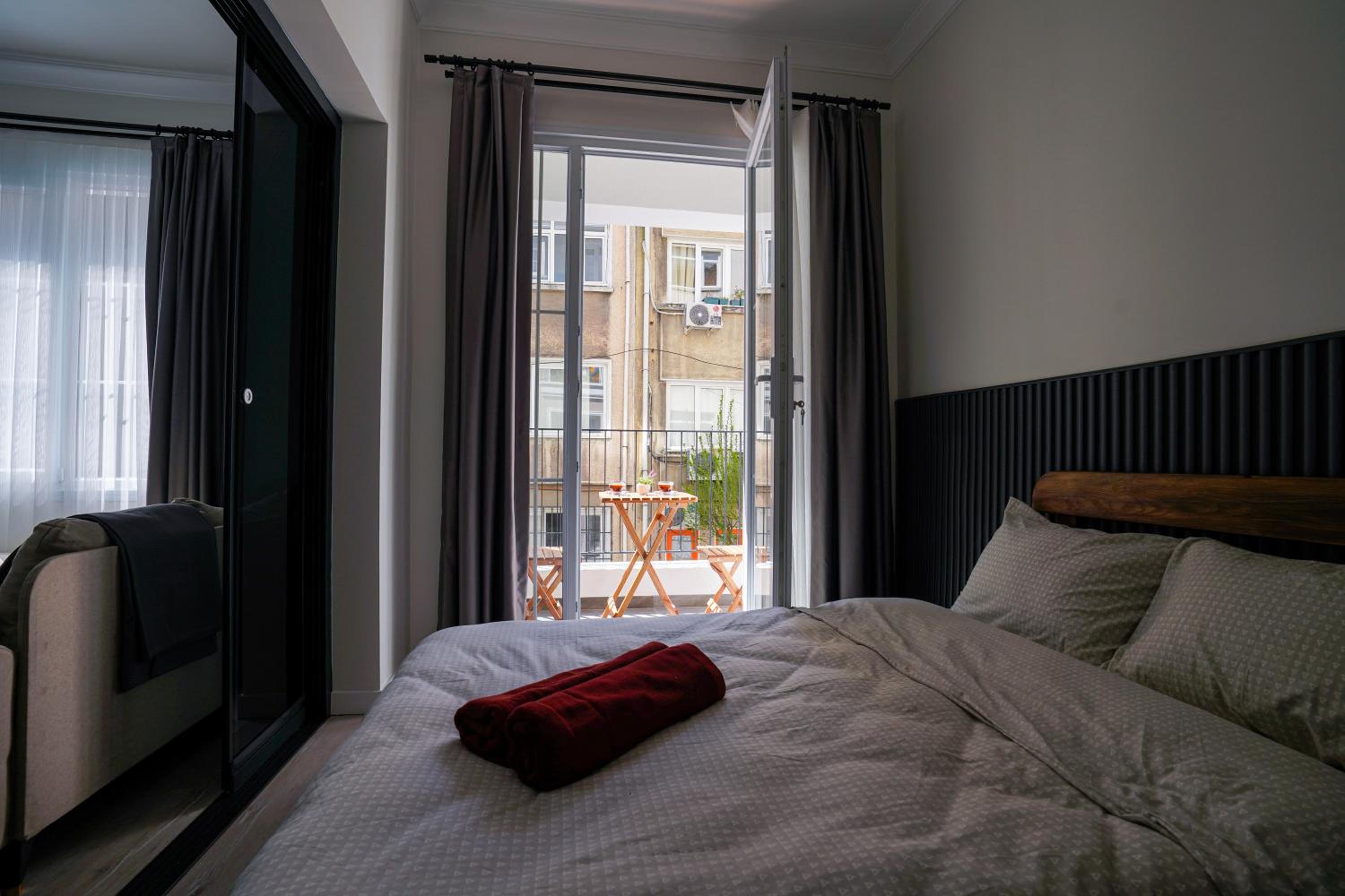 Merkuri Apart - Image 41