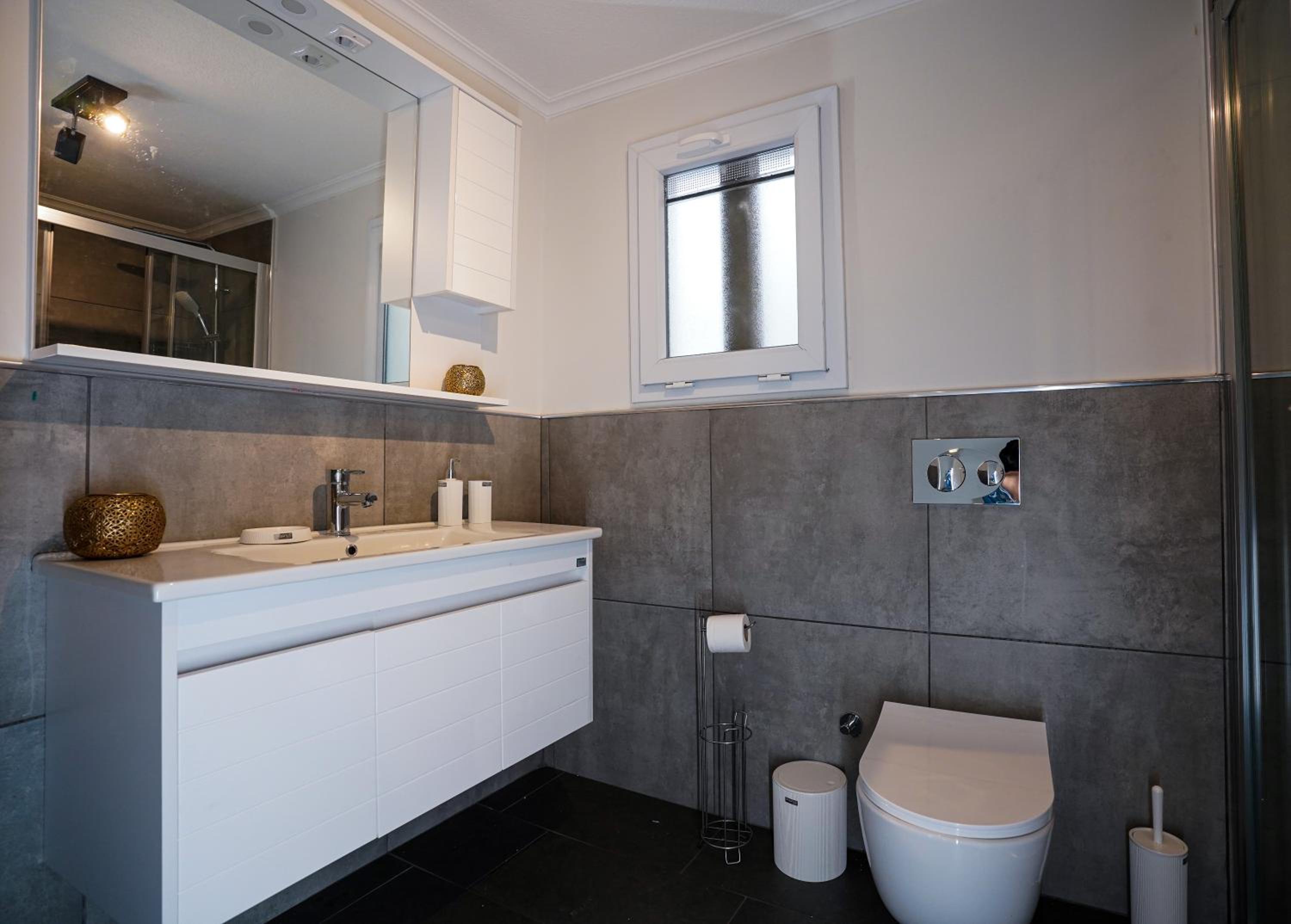 Merkuri Apart - Image 76