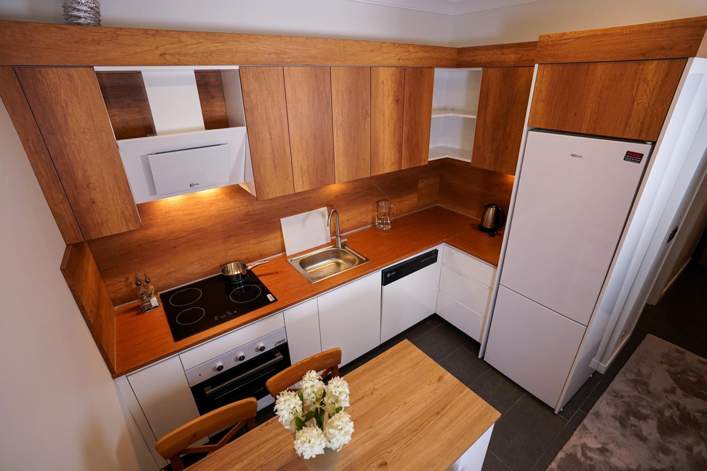 Merkuri Apart - Image 18