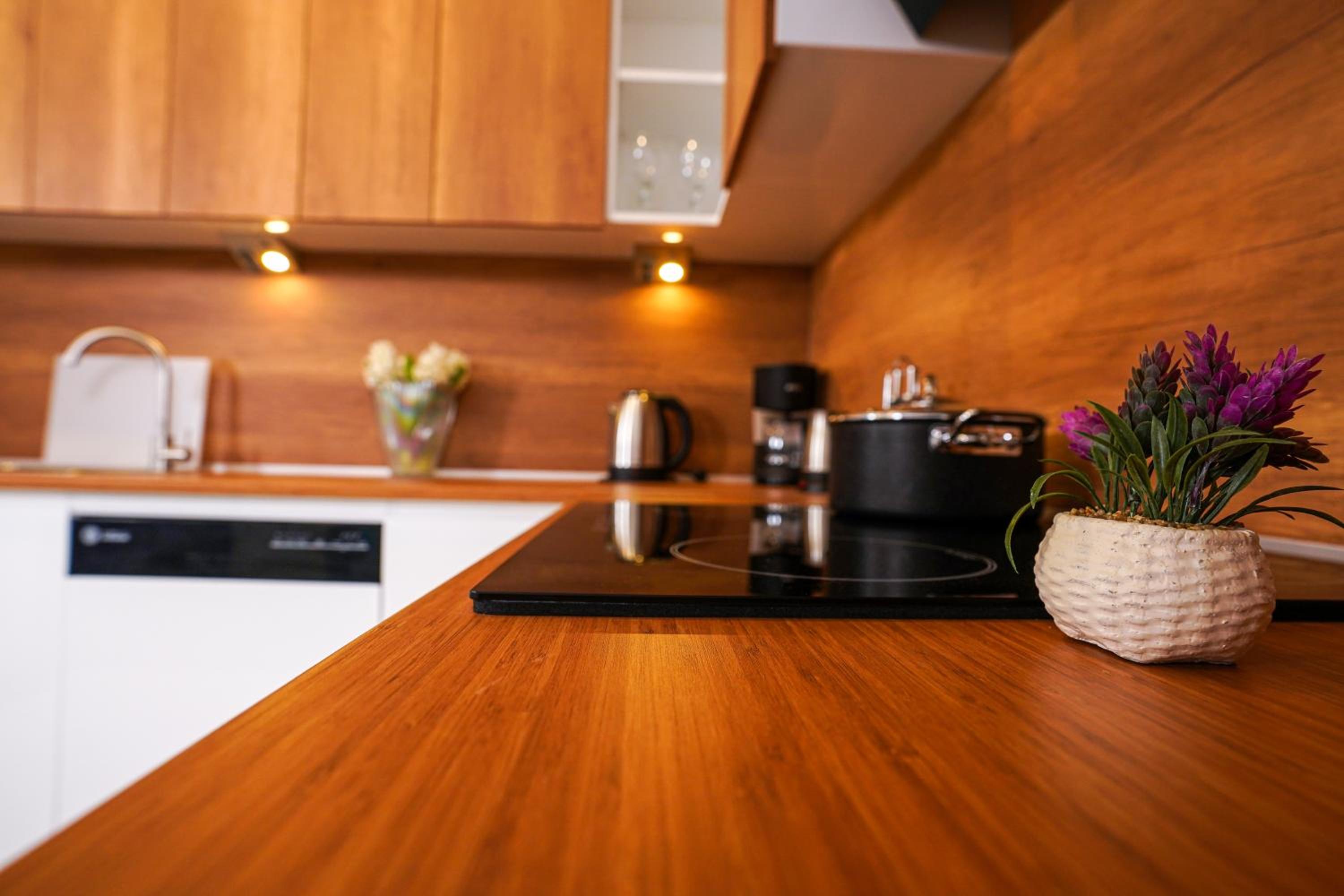 Merkuri Apart - Image 22