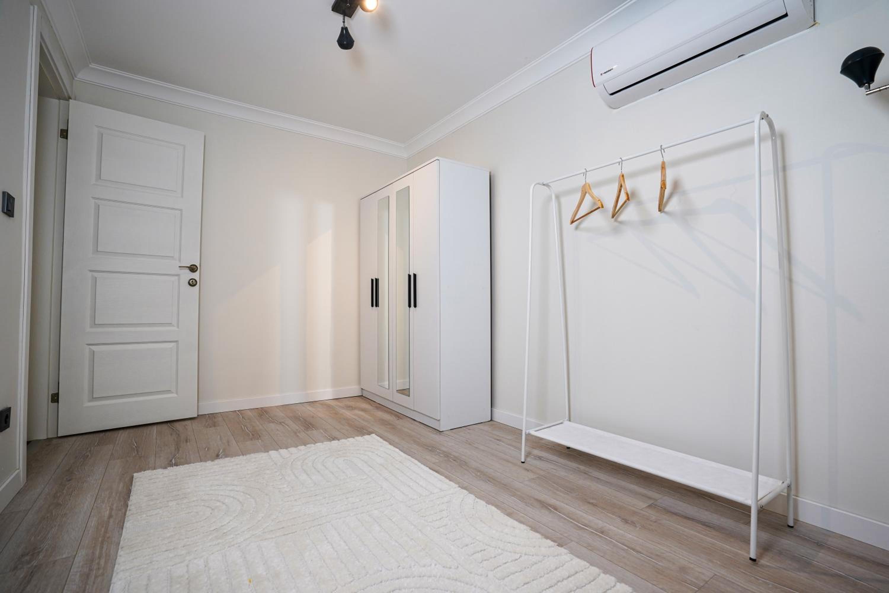 Merkuri Apart - Image 55