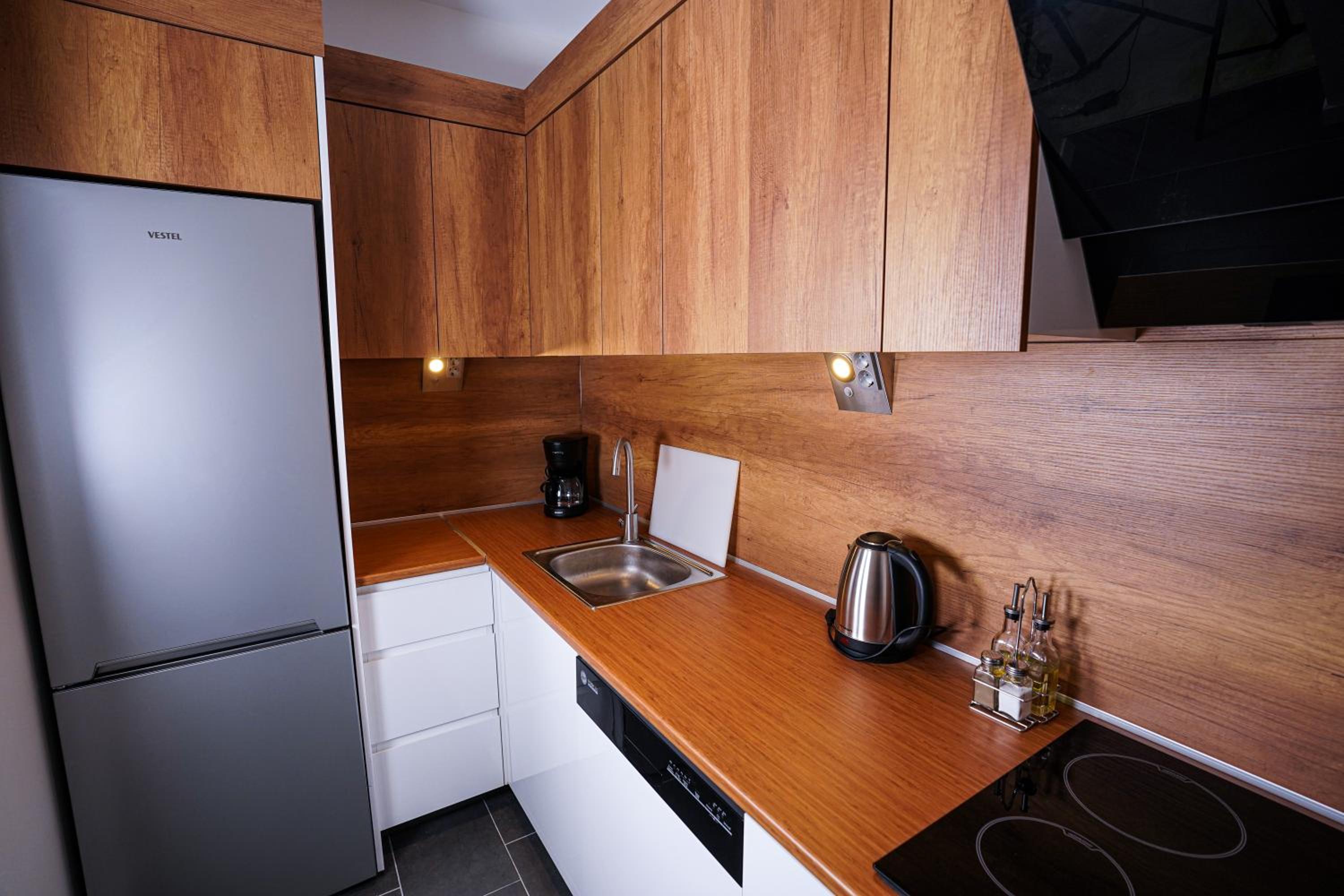 Merkuri Apart - Image 71