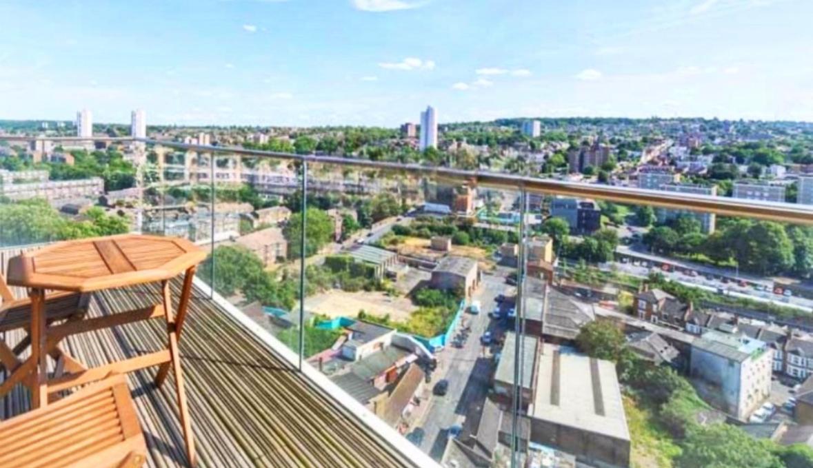 Spacious 2 bed flat next to Elizabeth line