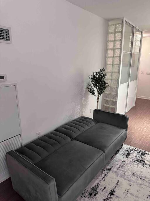 Stylish 2 Bedrooms Condo w/ awesome View & Parking