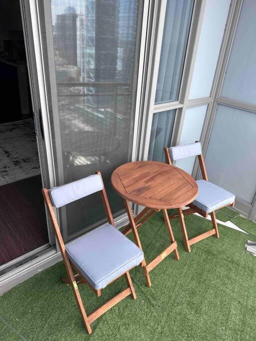 Stylish 2 Bedrooms Condo w/ awesome View & Parking