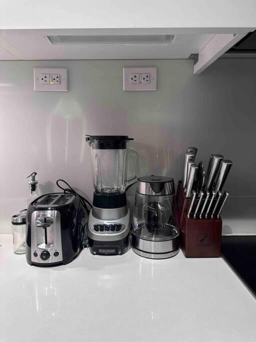 Stylish 2 Bedrooms Condo w/ awesome View & Parking
