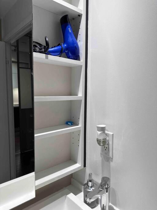 Stylish 2 Bedrooms Condo w/ awesome View & Parking