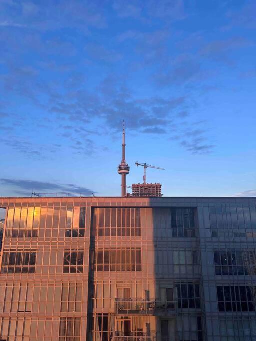 Stylish 2 Bedrooms Condo w/ awesome View & Parking