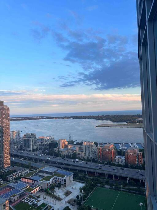 Stylish 2 Bedrooms Condo w/ awesome View & Parking