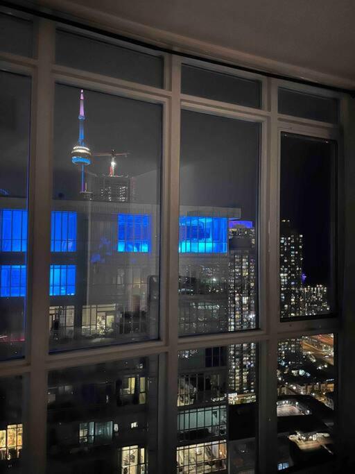 Stylish 2 Bedrooms Condo w/ awesome View & Parking