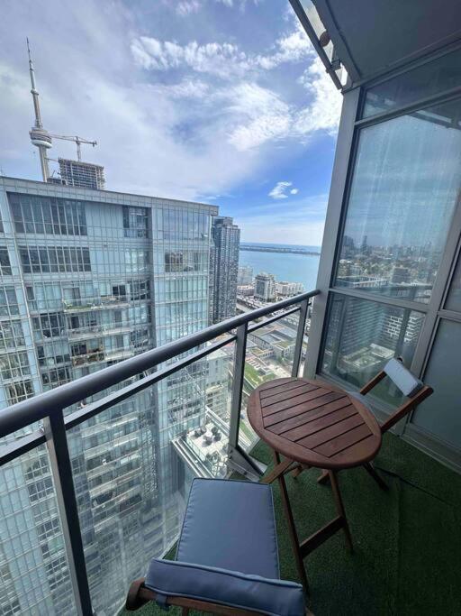 Stylish 2 Bedrooms Condo w/ awesome View & Parking