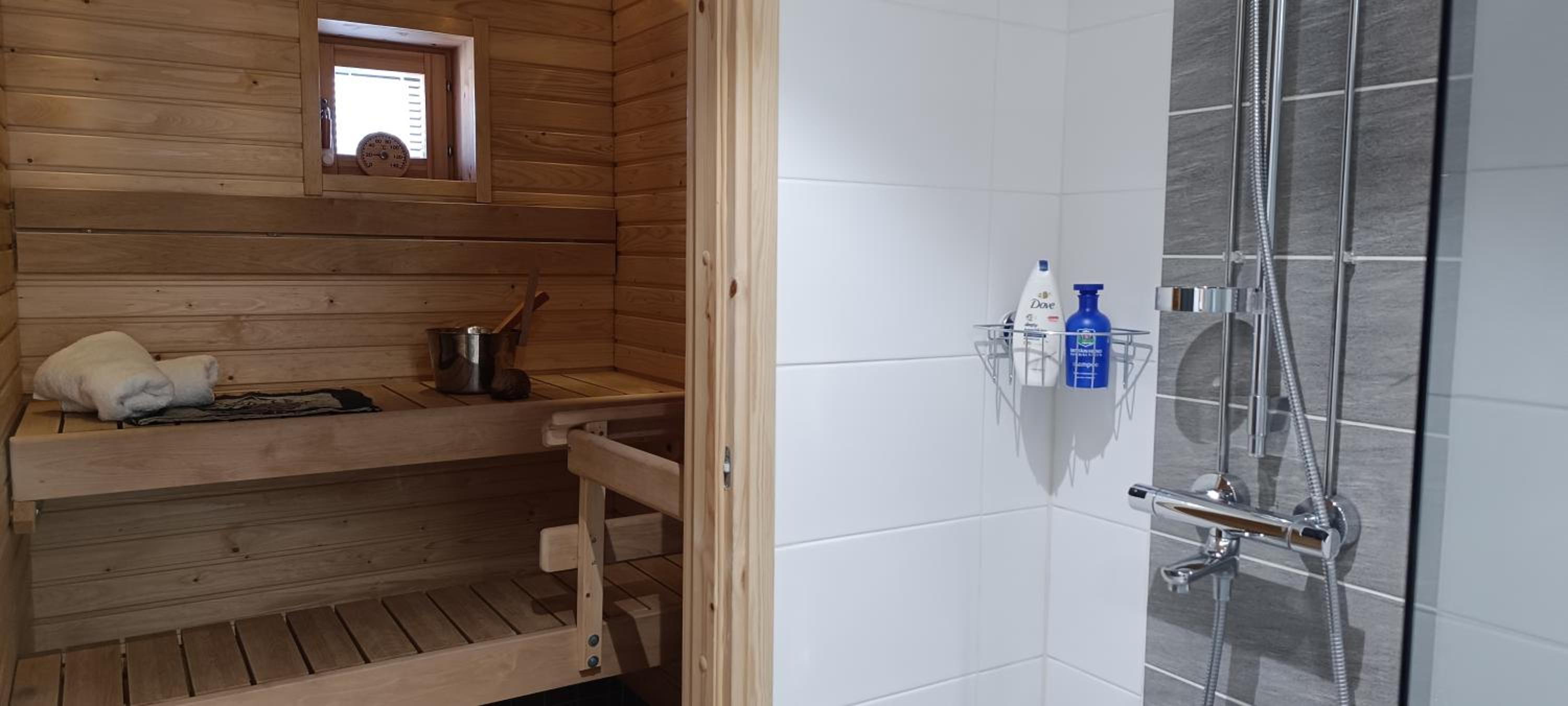 Kodikas huoneisto, oma sauna, ilmainen pysäköinti