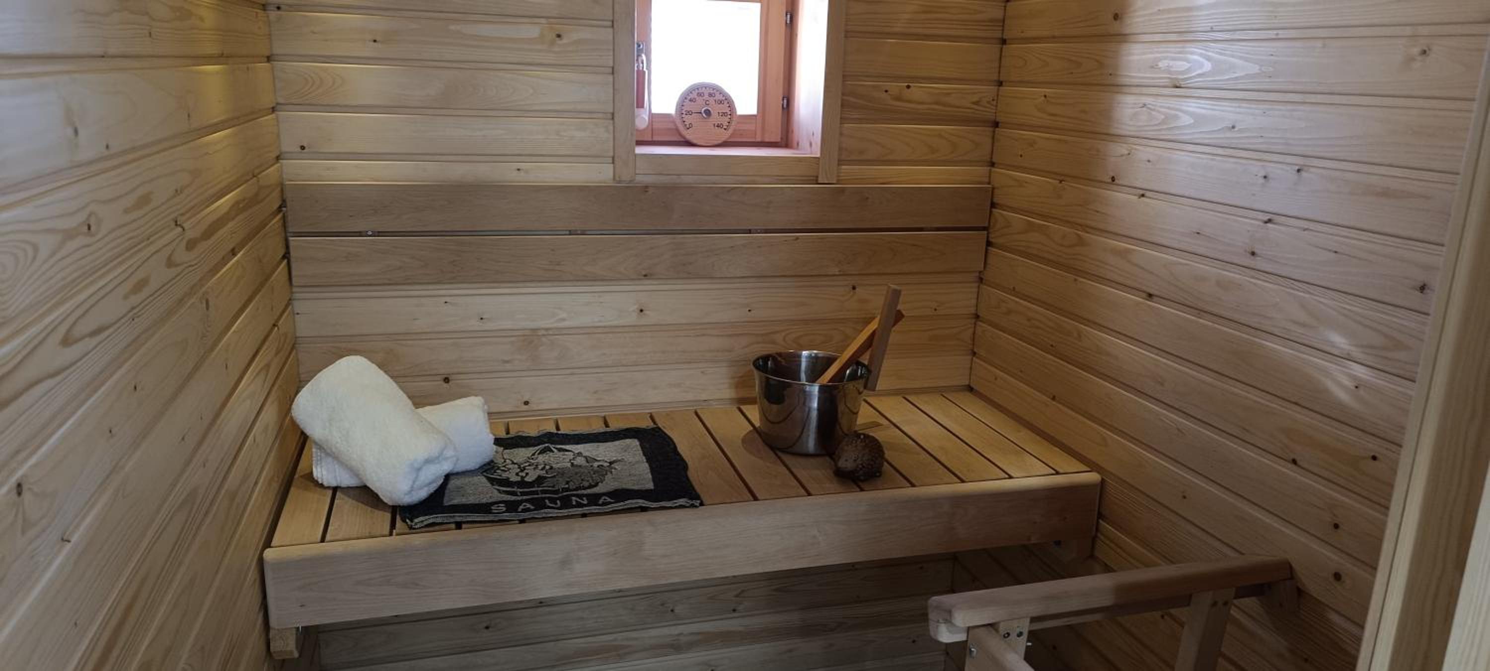 Kodikas huoneisto, oma sauna, ilmainen pysäköinti