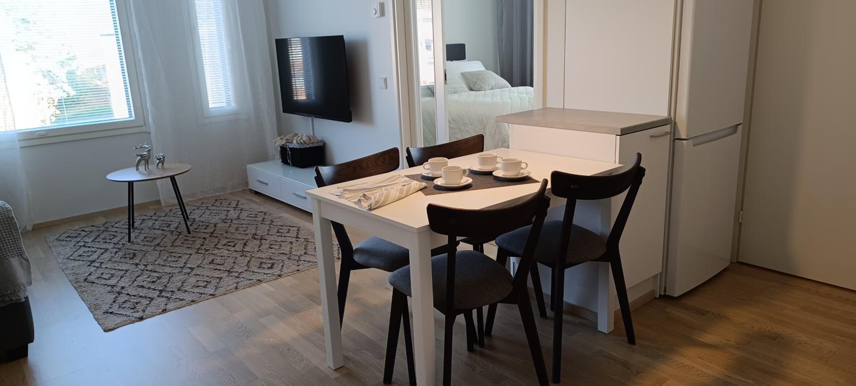 Kodikas huoneisto, oma sauna, ilmainen pysäköinti