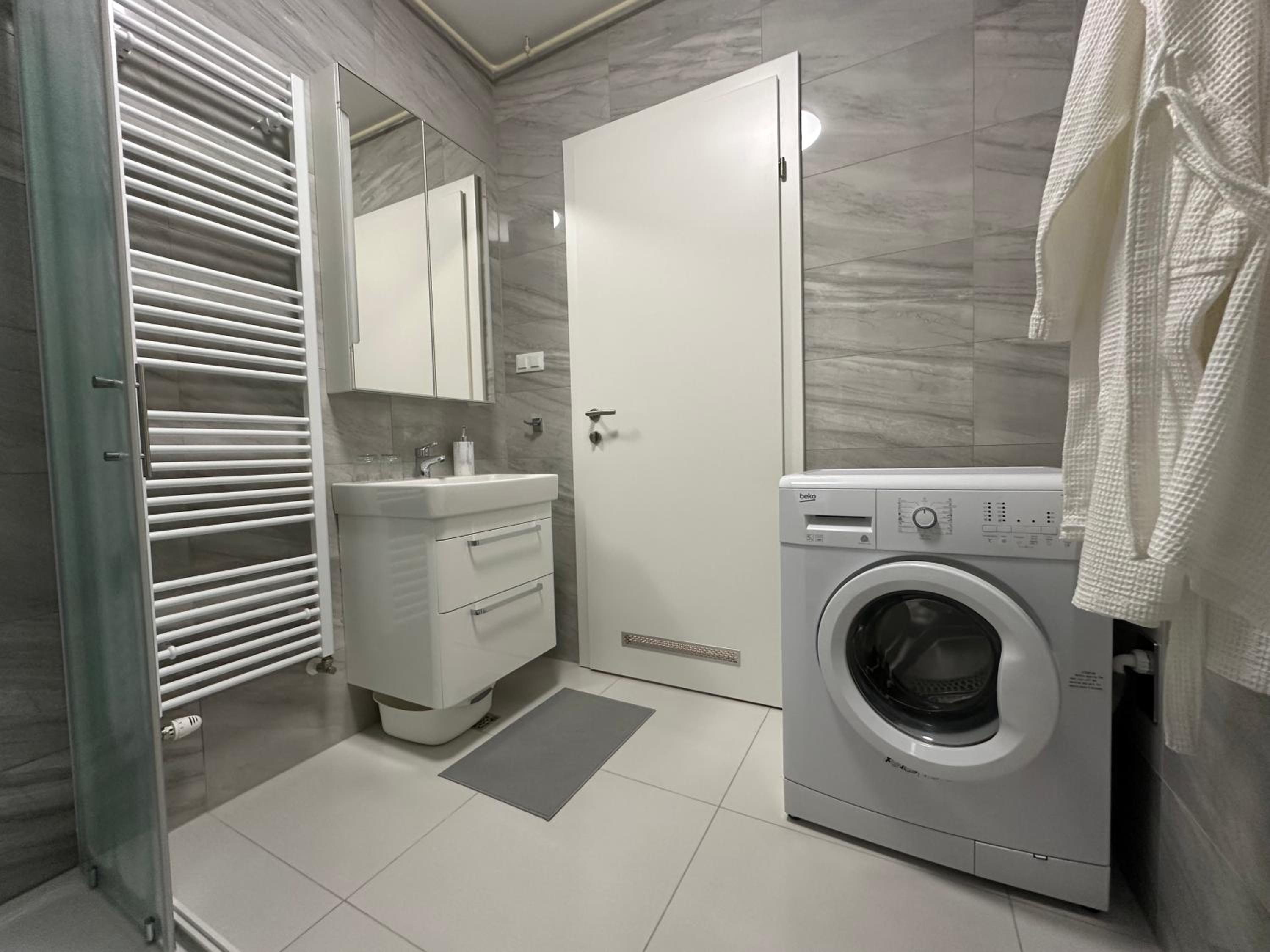 Thyke Apartment