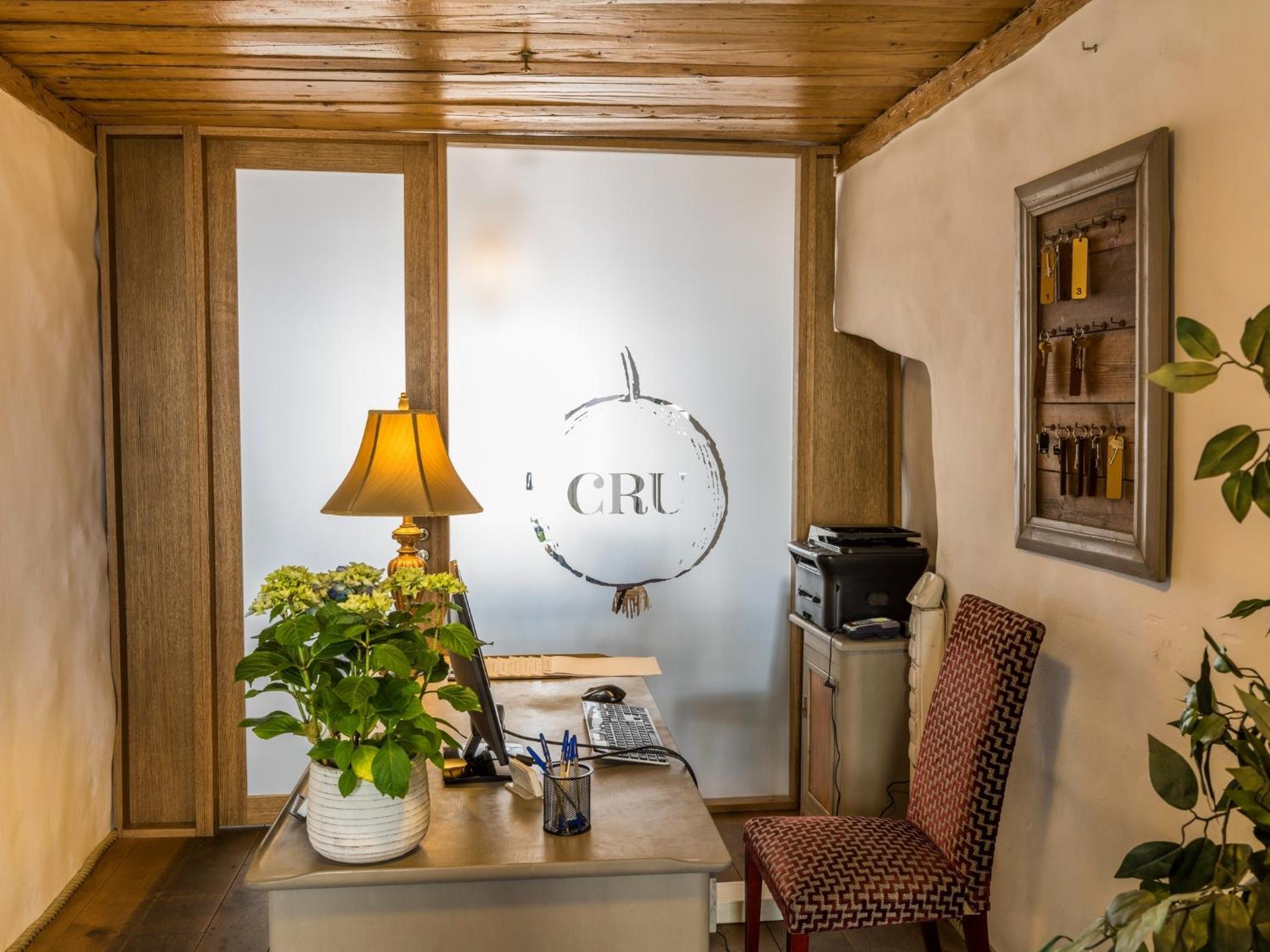 Reception & Lobby
