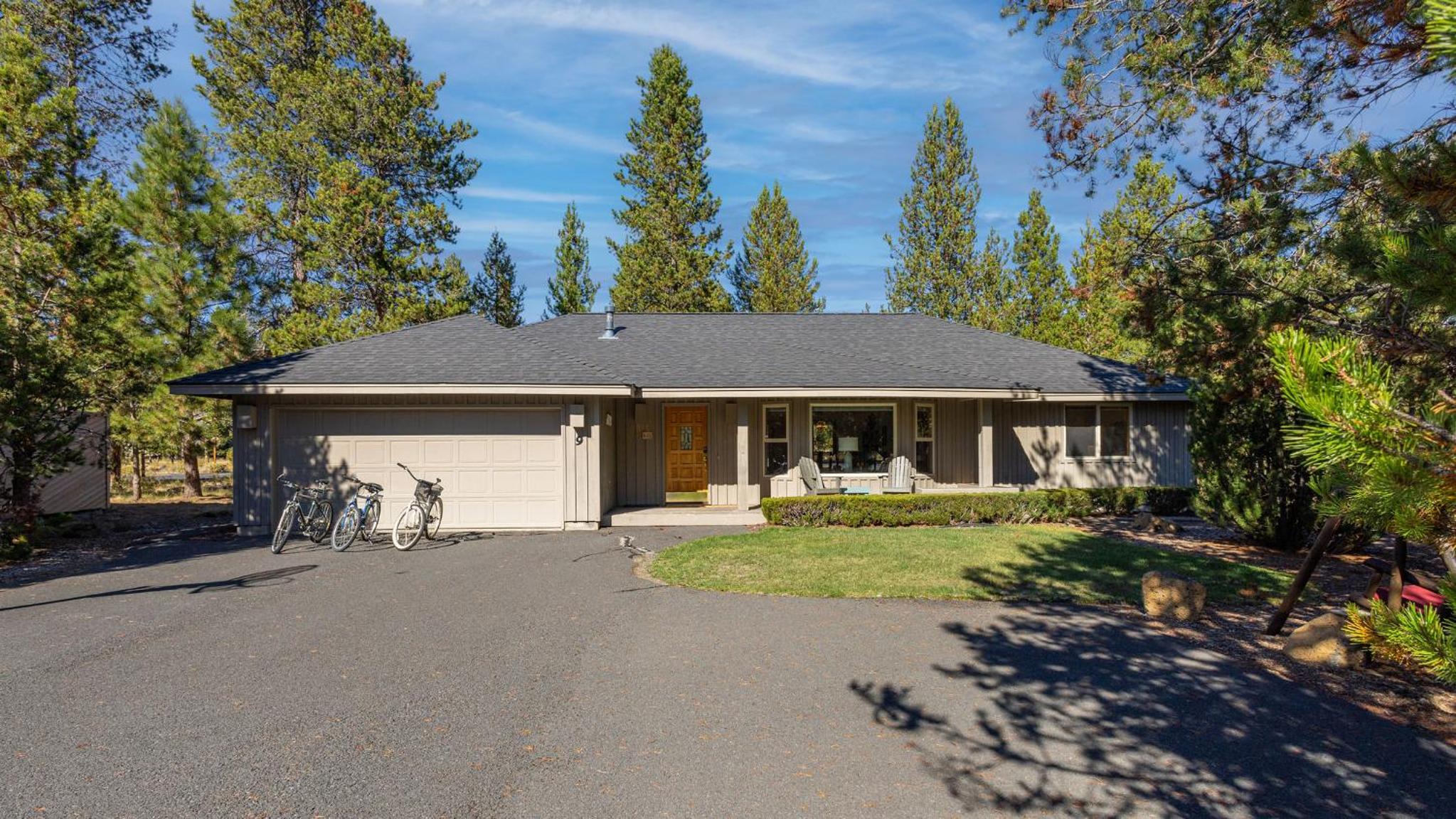 Hotel Mt. St. Helens - Unit 9 - Image 1