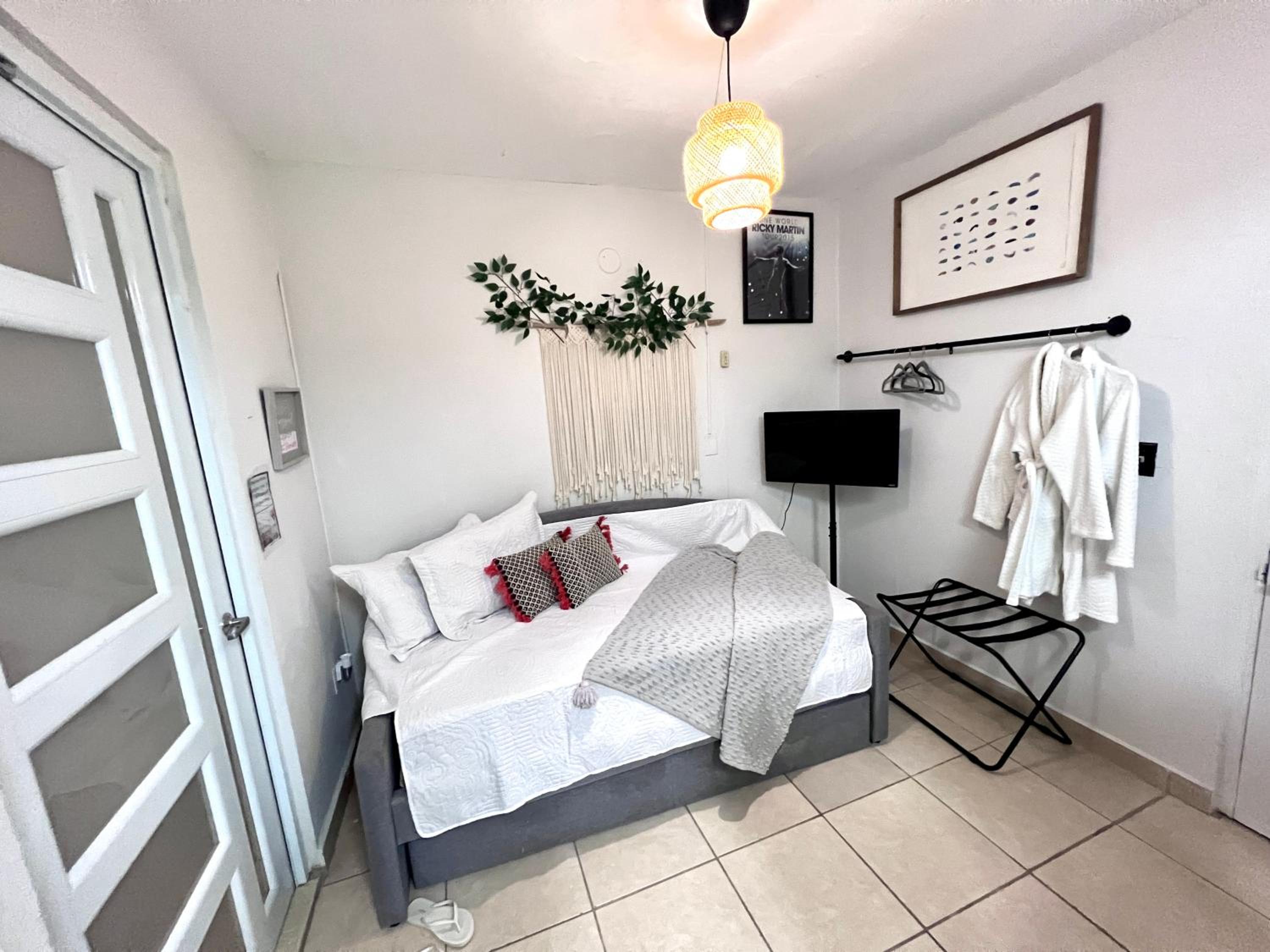 Villa 5 Min From San Juan Airport and Isla Verde Beach Best Location & Pool & Jacuzzi & YOUTUBE VIDEO Available view 4