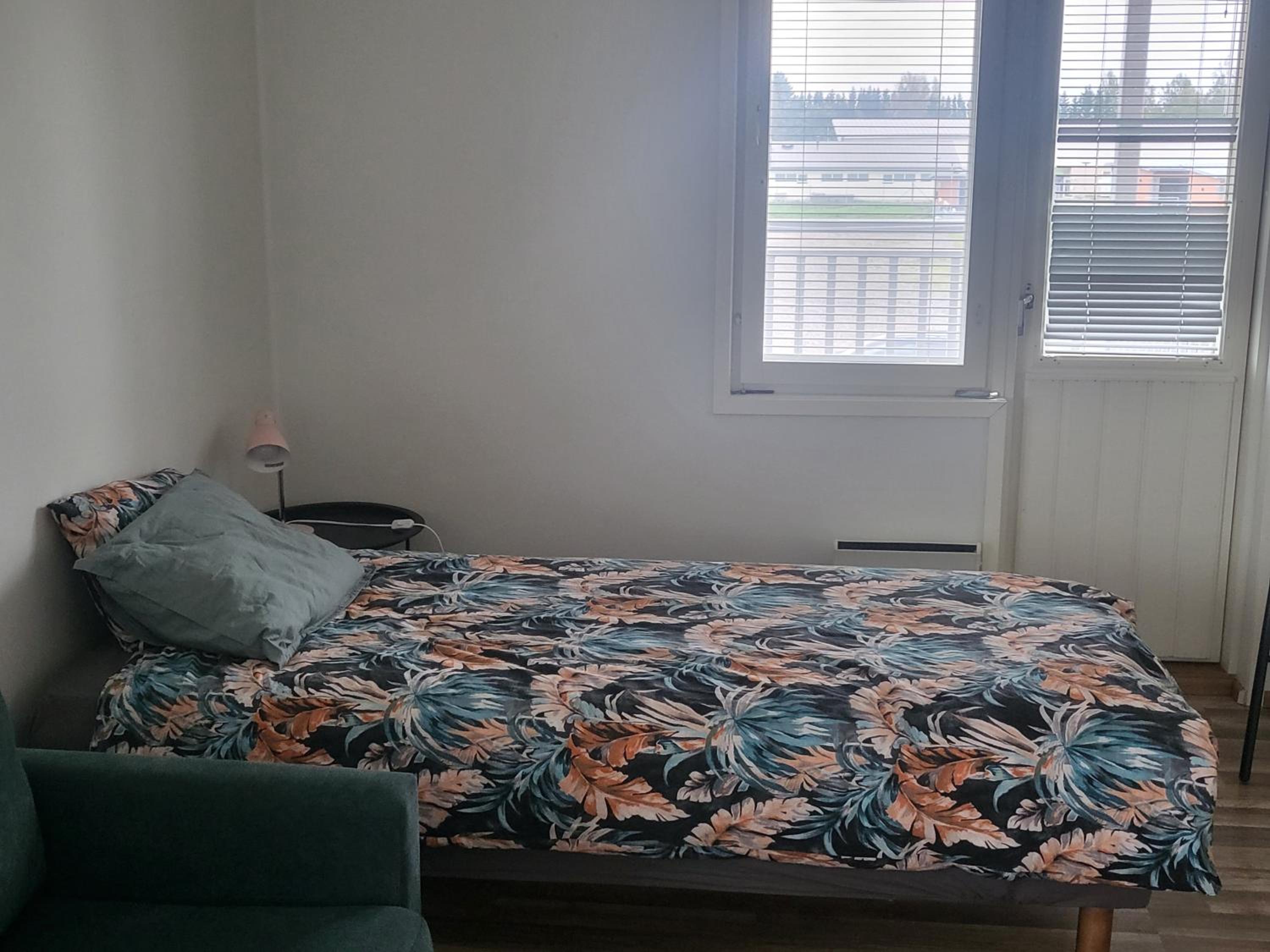 Studio with kitchen, great location