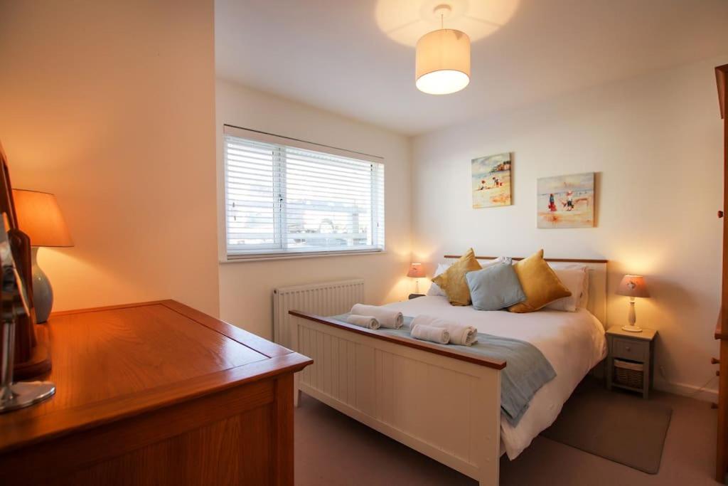 Coastal 3-bed retreat with sea views - Woolacombe view 4