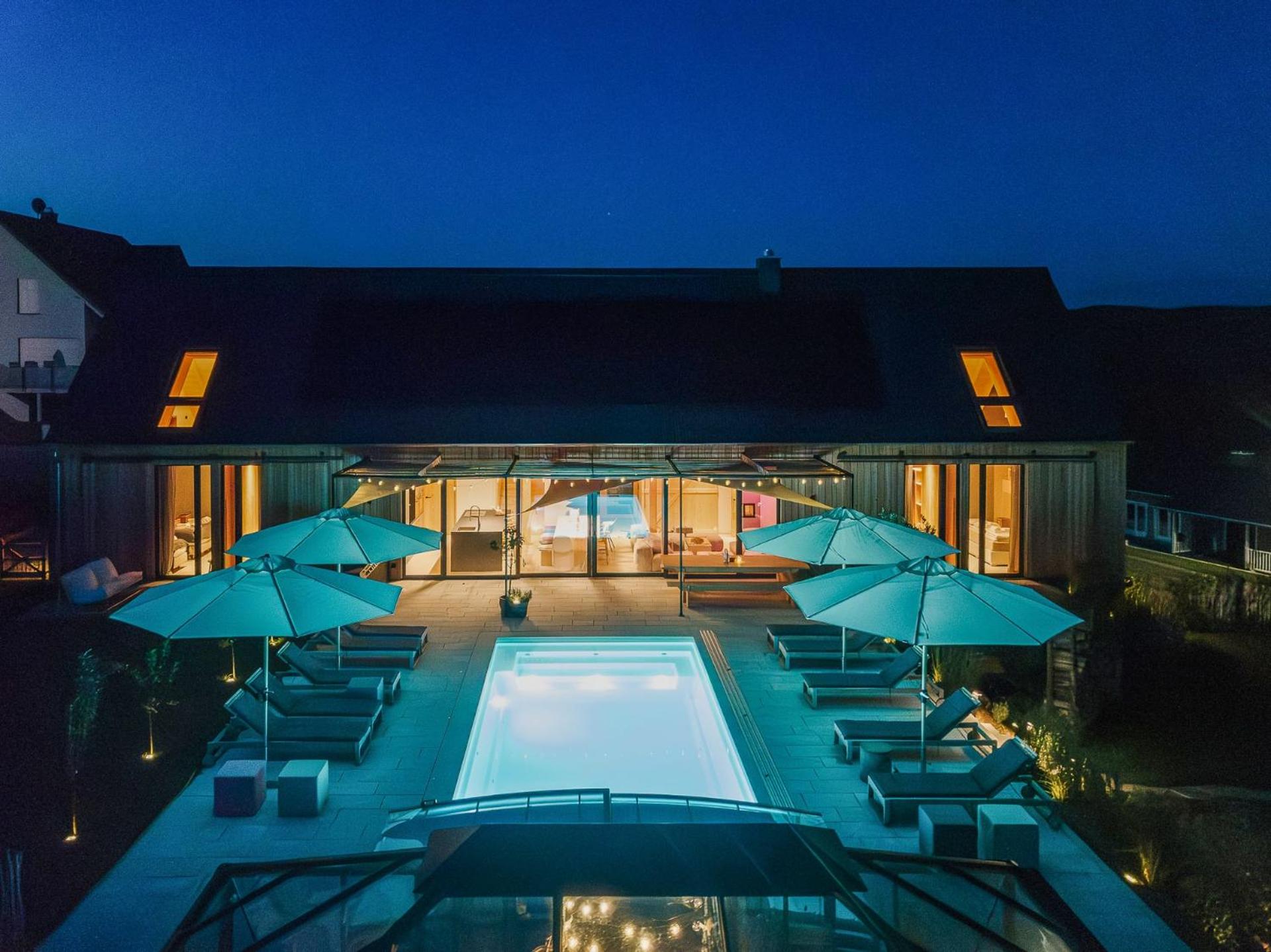 Das Farmhaus - Premium Ferienhaus - Auf den Moselhöhen - Pool, Sauna, Kino, Garten