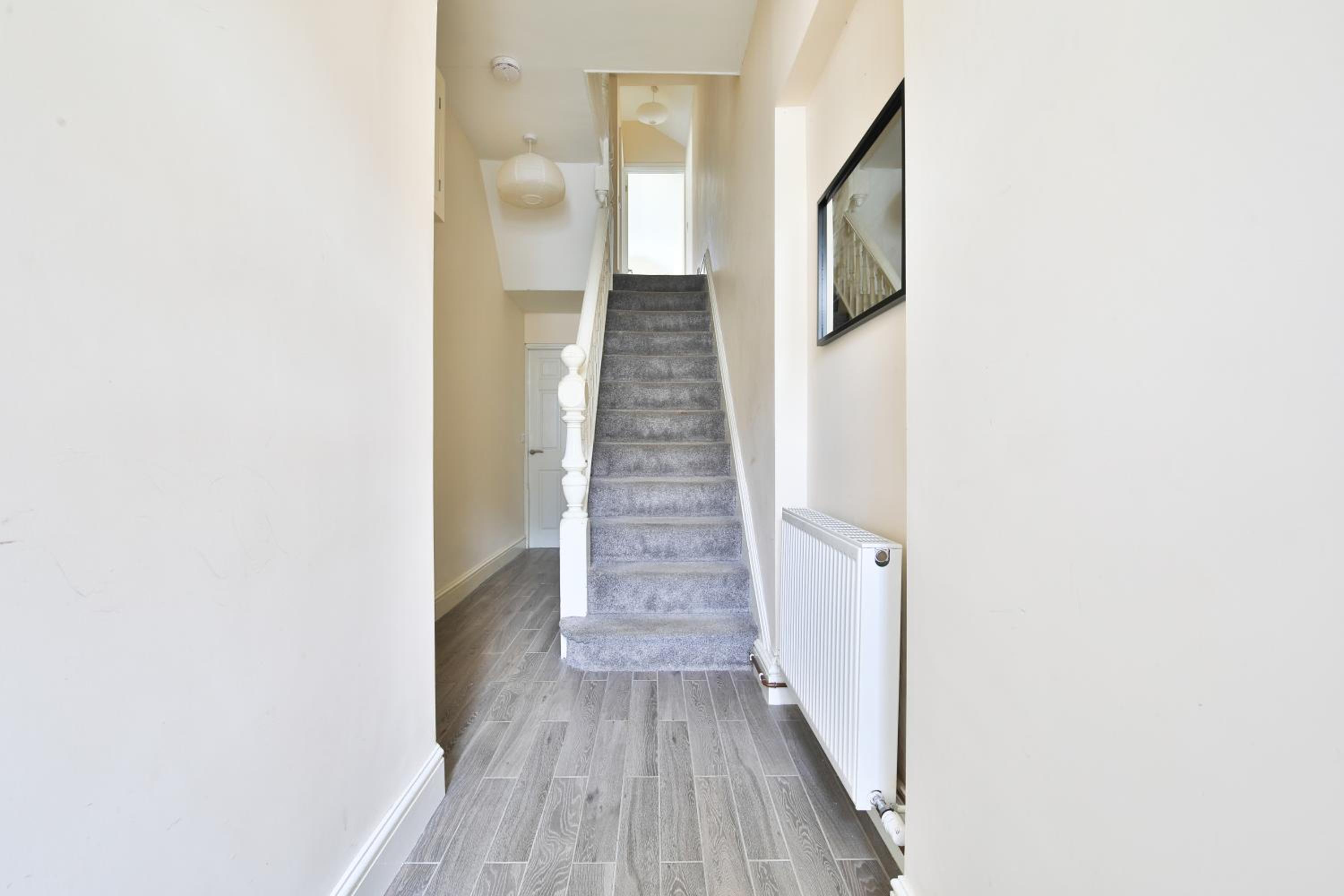 StayRight 3-Bed Home Near Central Cardiff- Sleeps 6, Twin Or King Beds