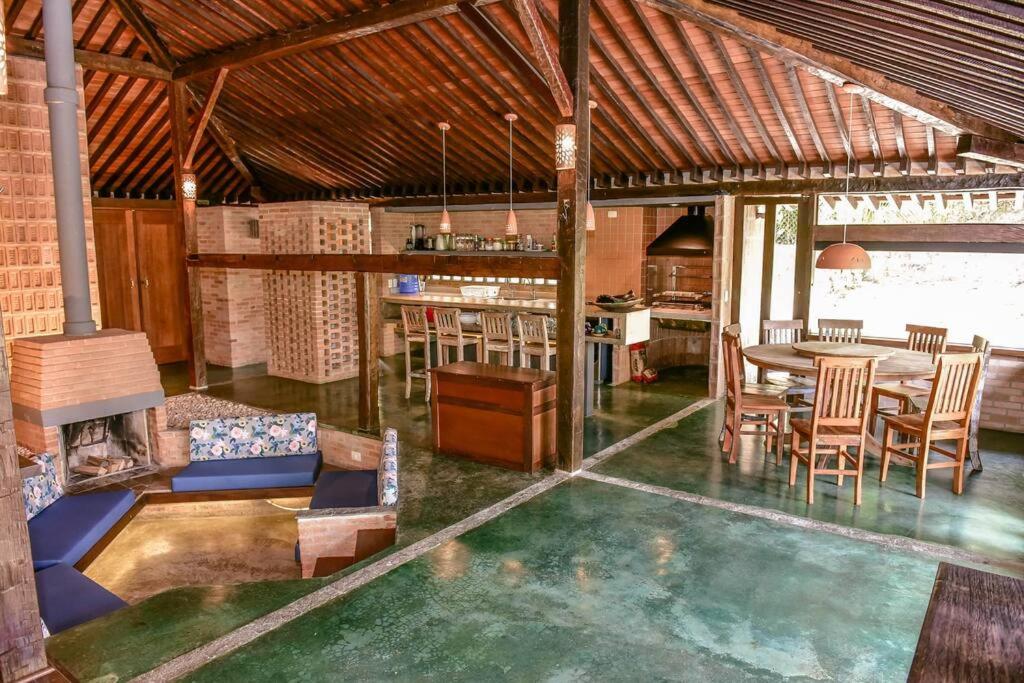 Casa Praia da Feiticeira Condomínio Fechado