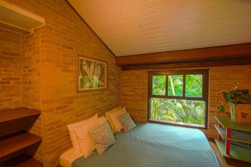 Casa Praia da Feiticeira Condomínio Fechado