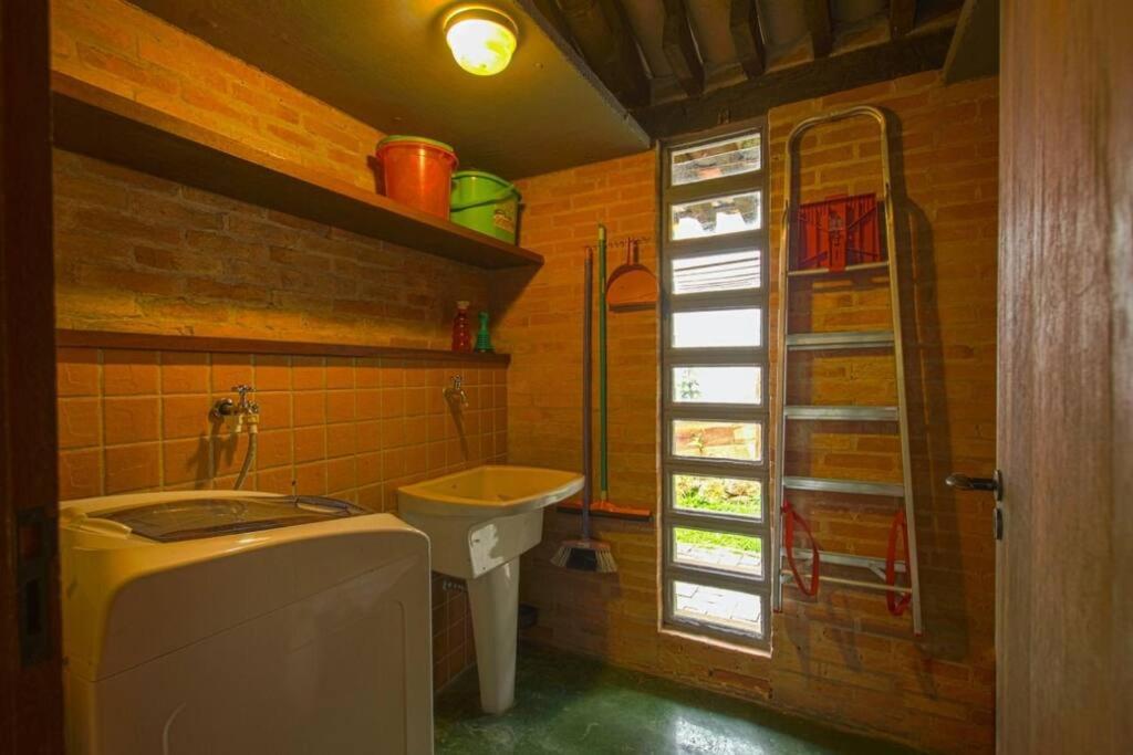 Casa Praia da Feiticeira Condomínio Fechado